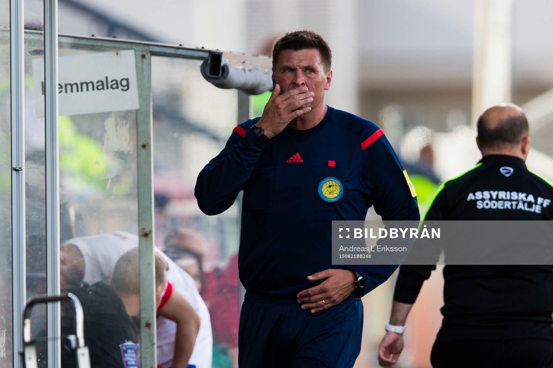Domare Antti Kanerva tvingas kliva av och byta med