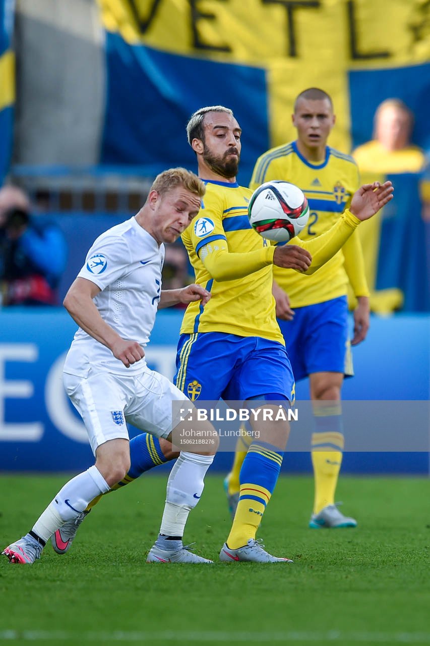Englands Alex Pritchard och Sveriges Abdullah Khalili