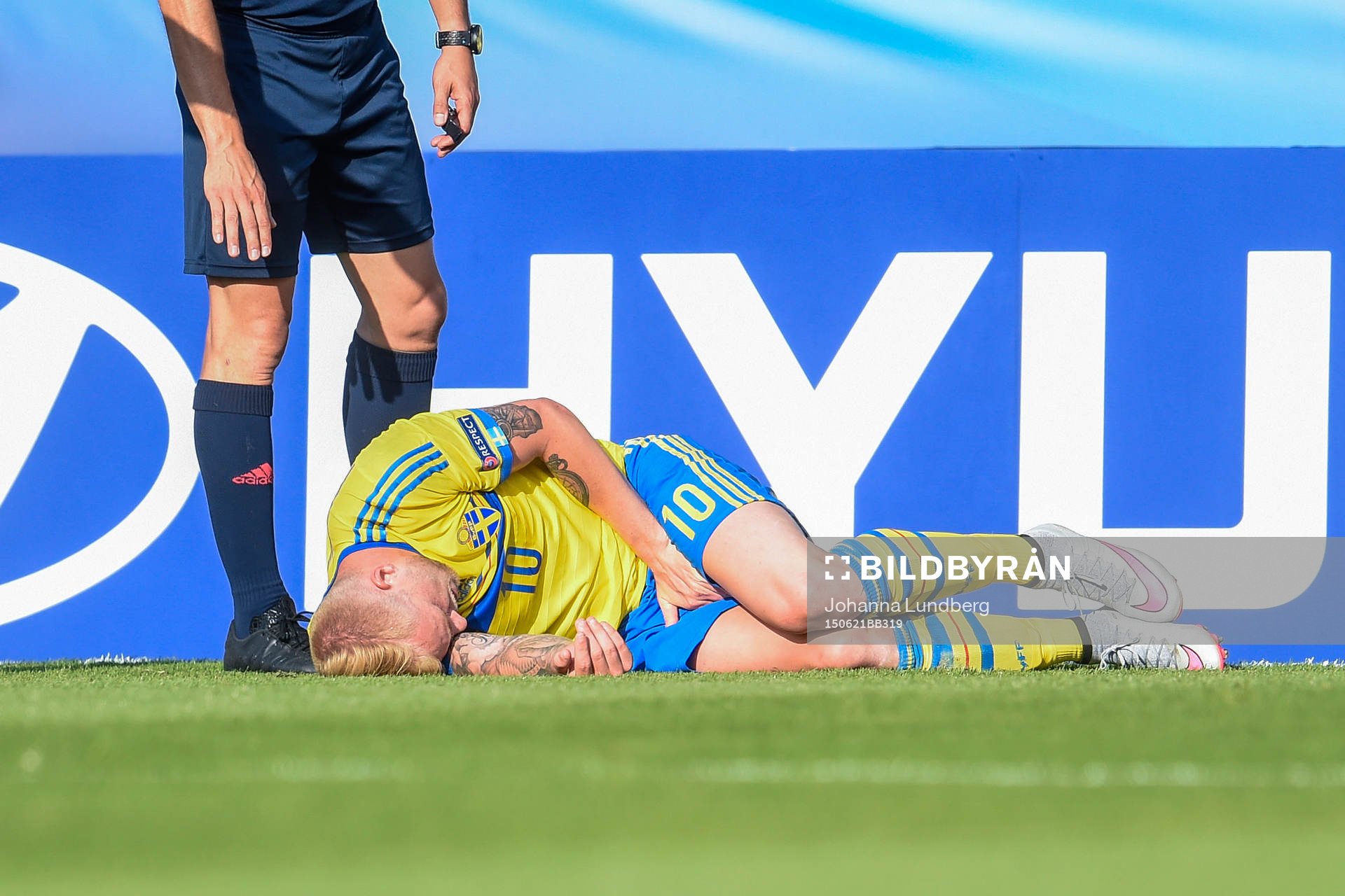 Sveriges John Guidetti har ont