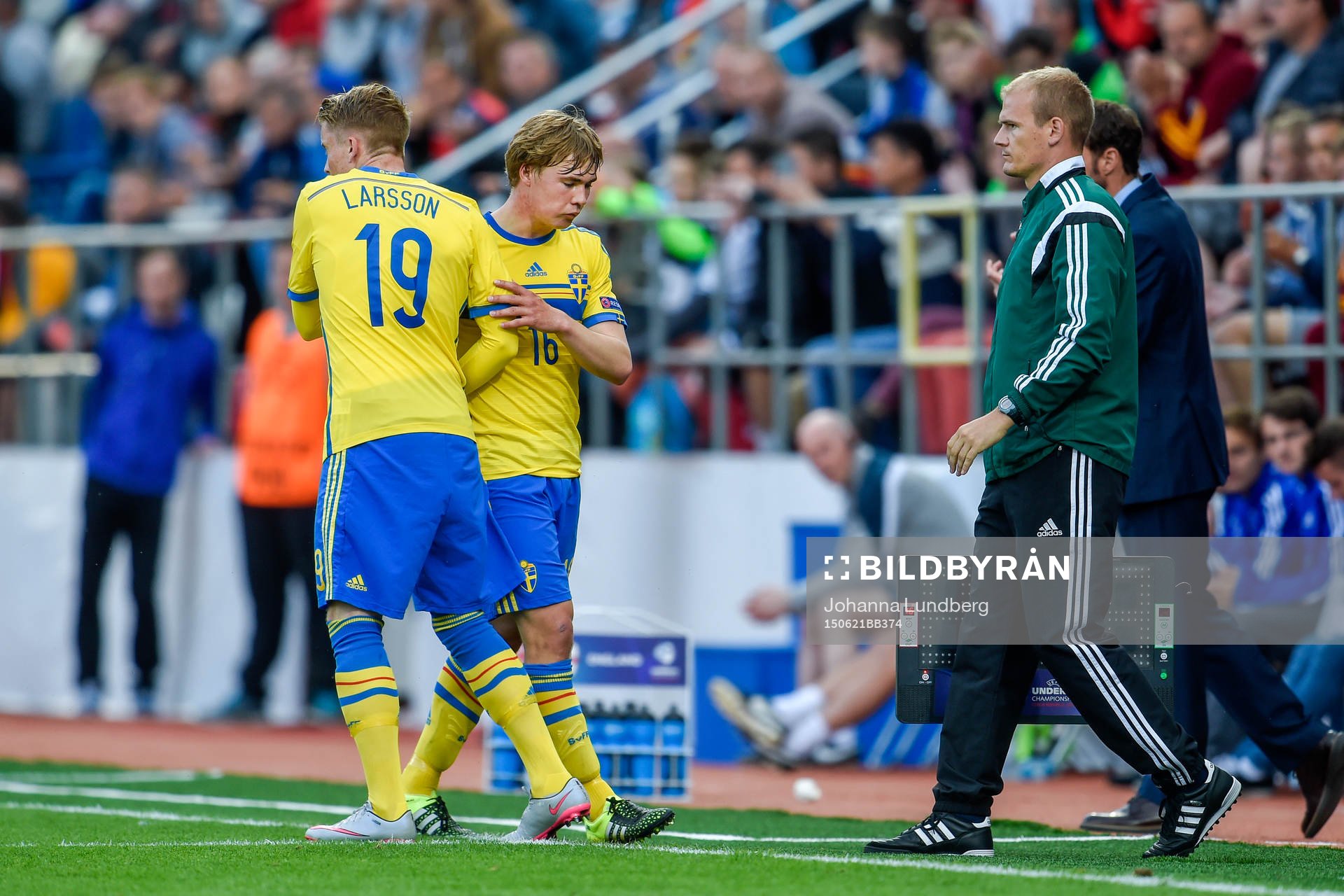 Sveriges Simon Tibbling blir utbytt till förmån av Sam