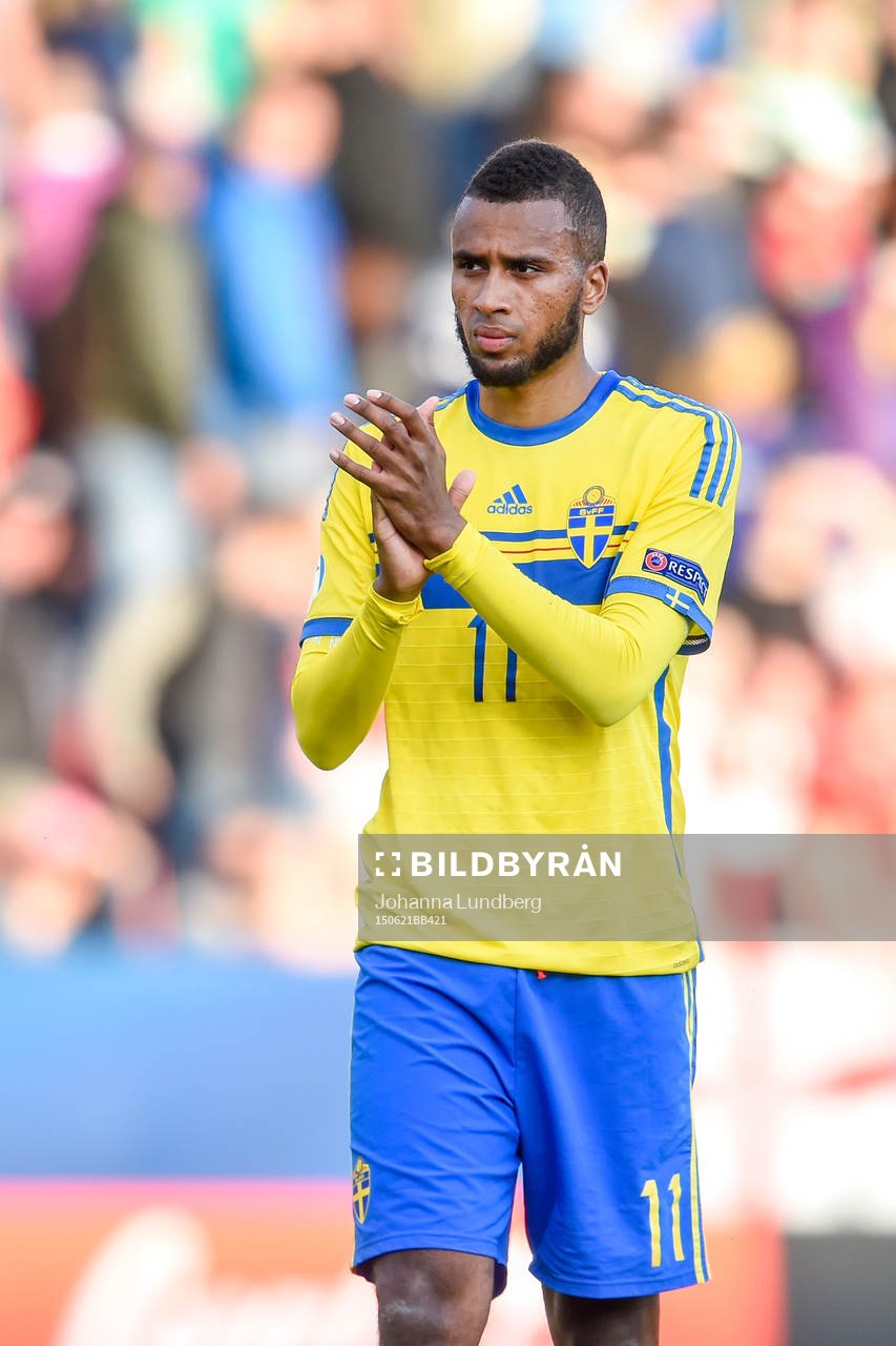 Sveriges Isaac Kiese Thelin deppar