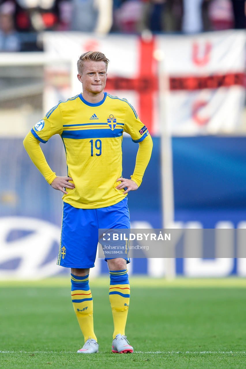 Sveriges Sam Larsson deppar