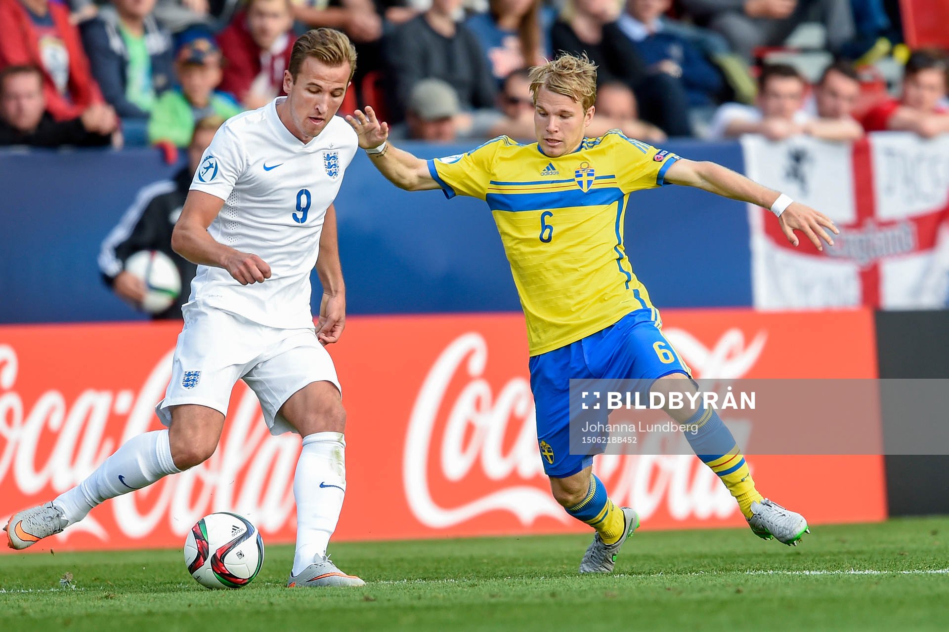 Englands Harry Kane mot Sveriges Oscar Lewicki