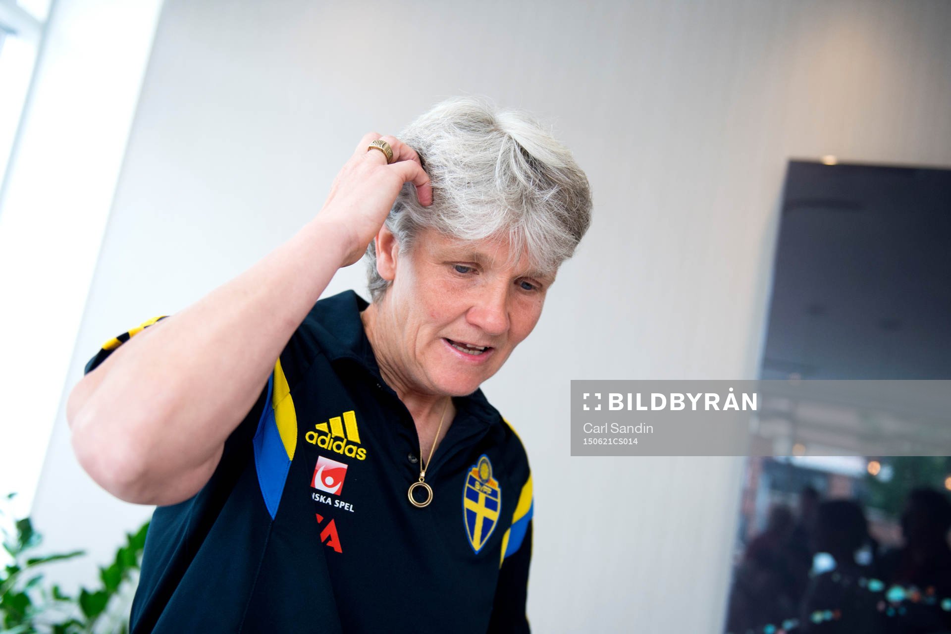 Sveriges förbundskapten Pia Sundhage blir intervjuad