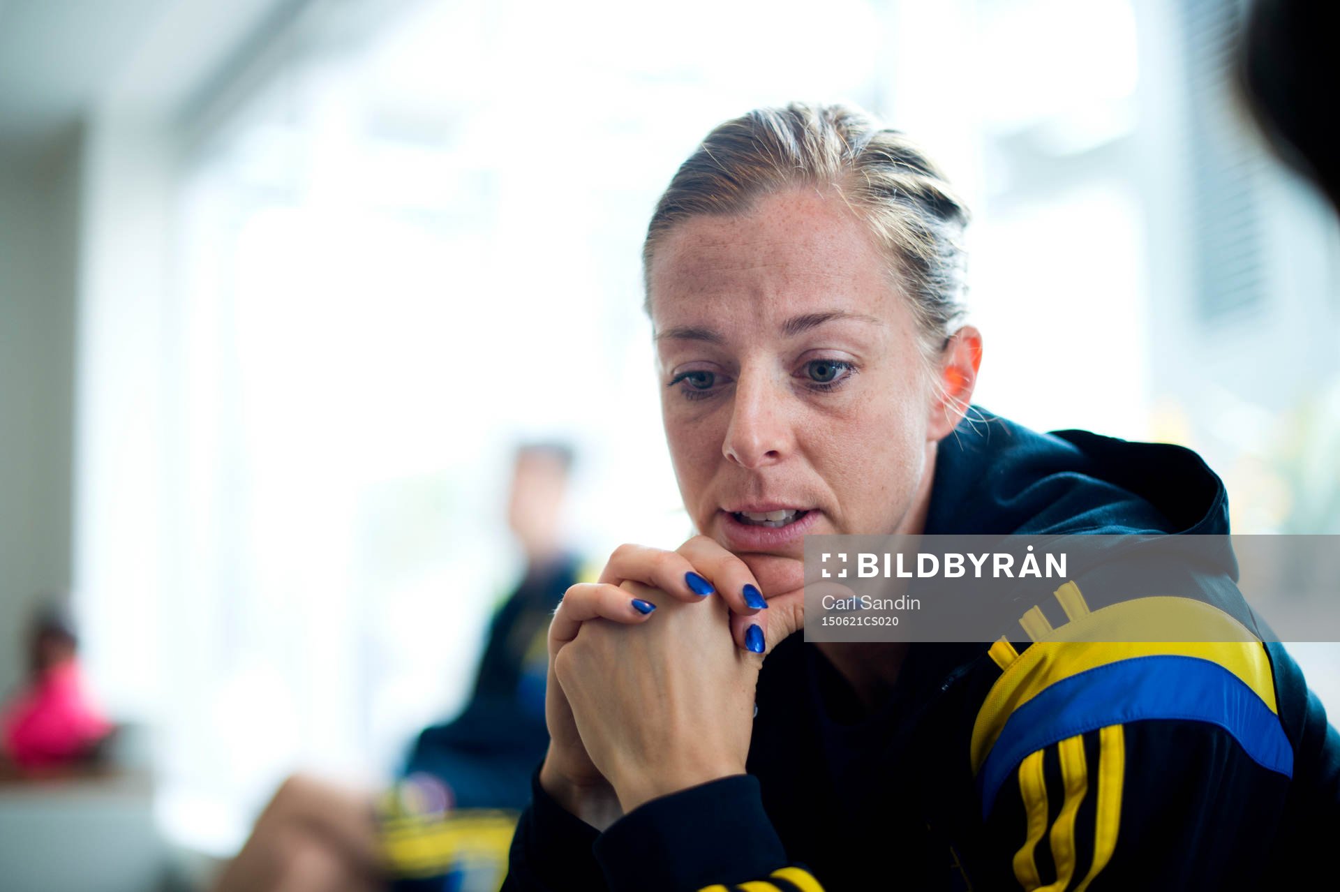 Sveriges Lotta Schelin blir intervjuad