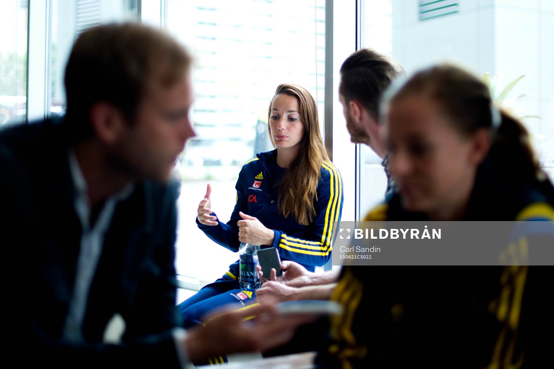 Sveriges Kosovare Asllani blir intervjuad