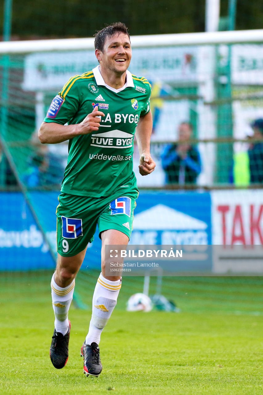 Ljungskiles Hannes Stiller jublar