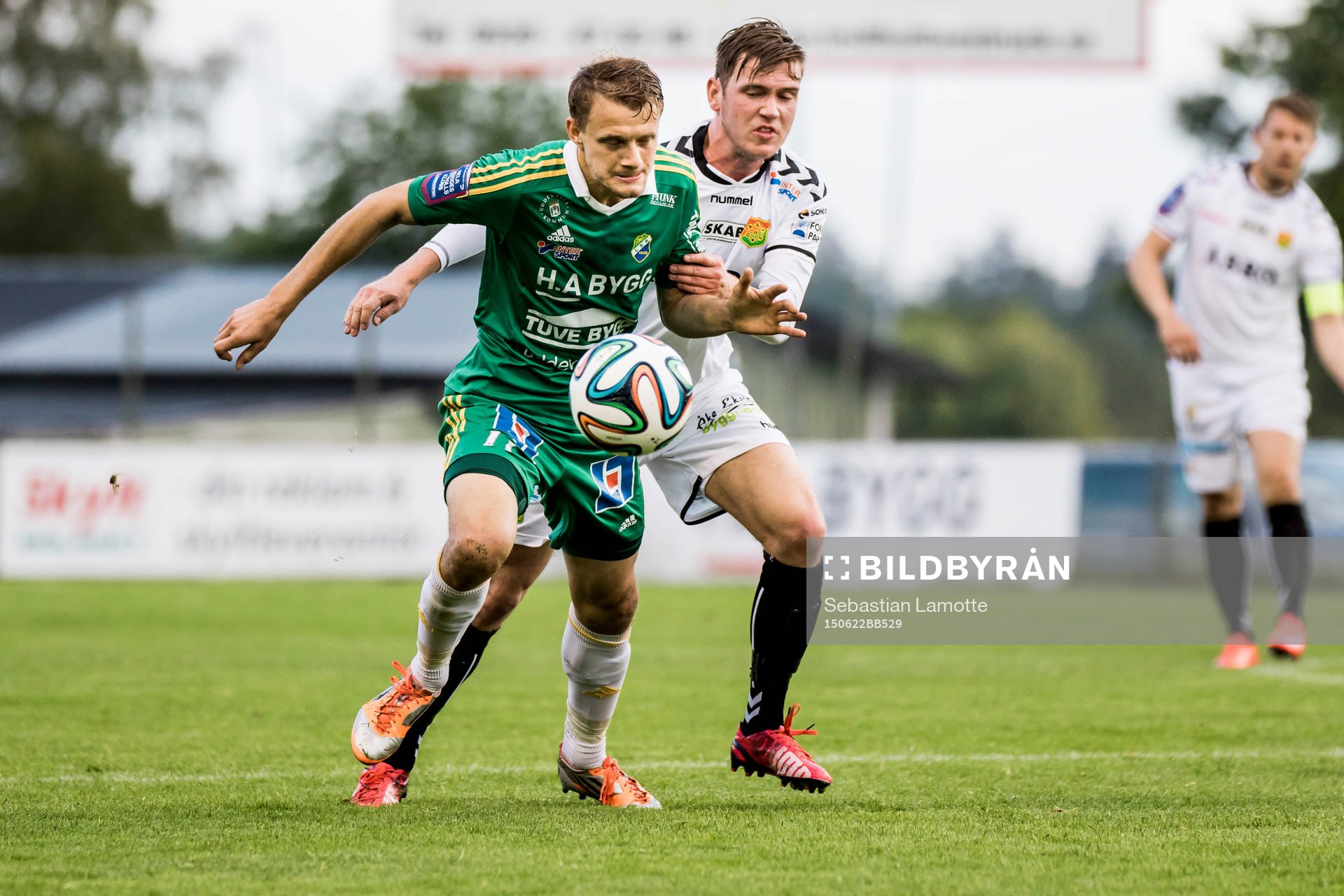 Ljungskiles Jakob Olsson före Gais Arnar Bragi Bergsson