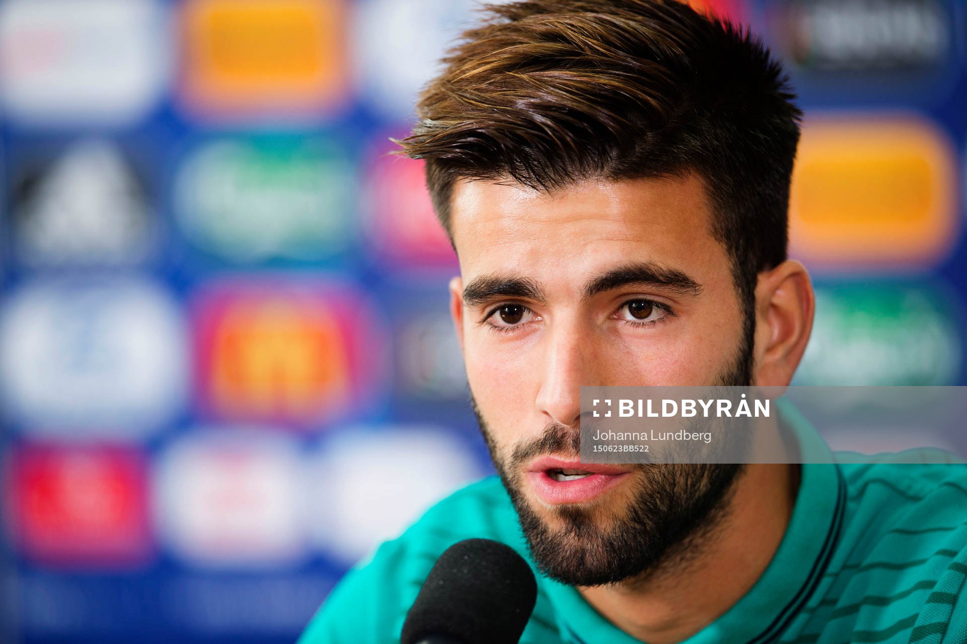 Portugals Sergio Oliveira deltar i en presskonferens