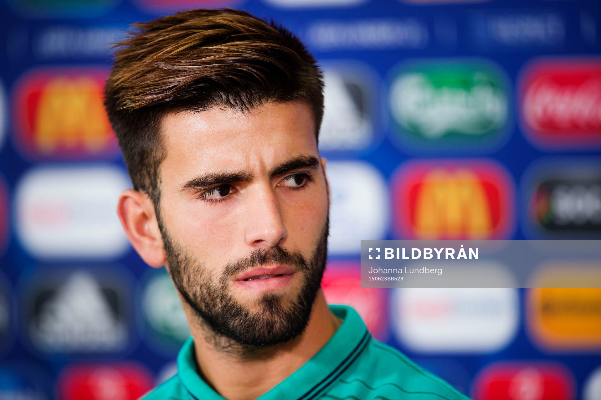 Portugals Sergio Oliveira deltar i en presskonferens