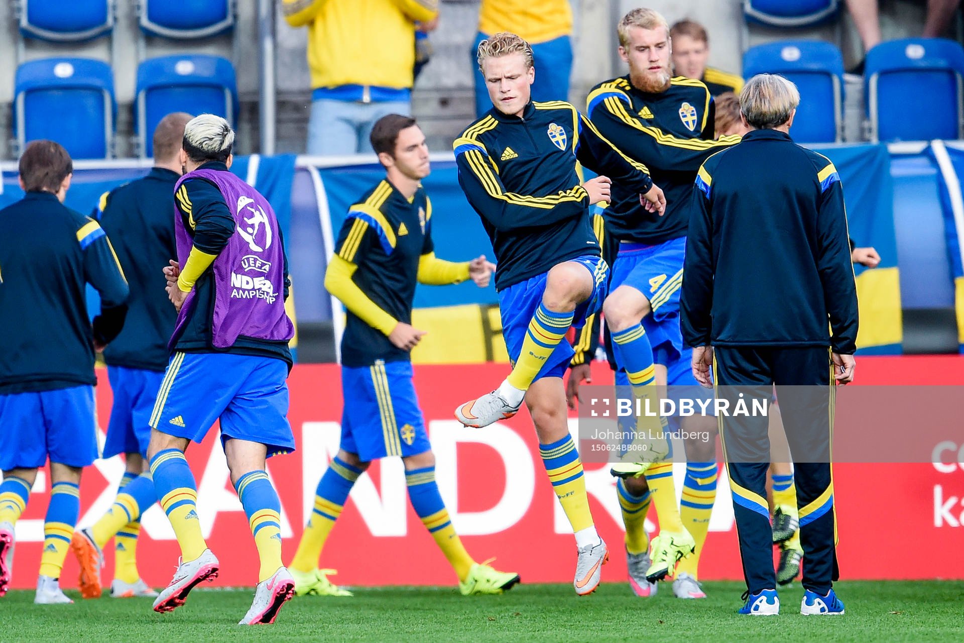 Sveriges Oscar Hiljemark och Filip Helander värmer upp
