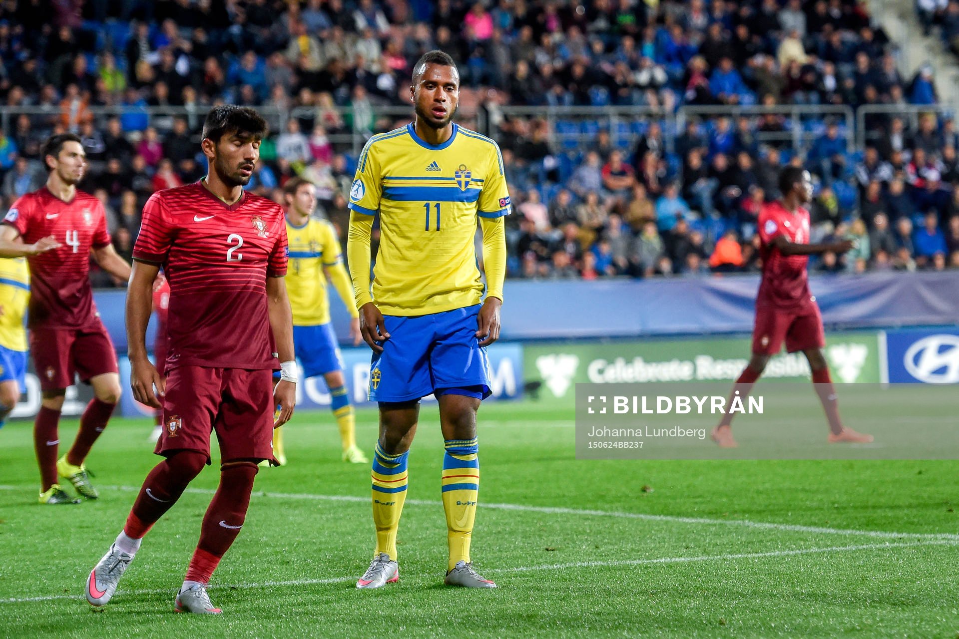 Sveriges Isaac Kiese Thelin deppar