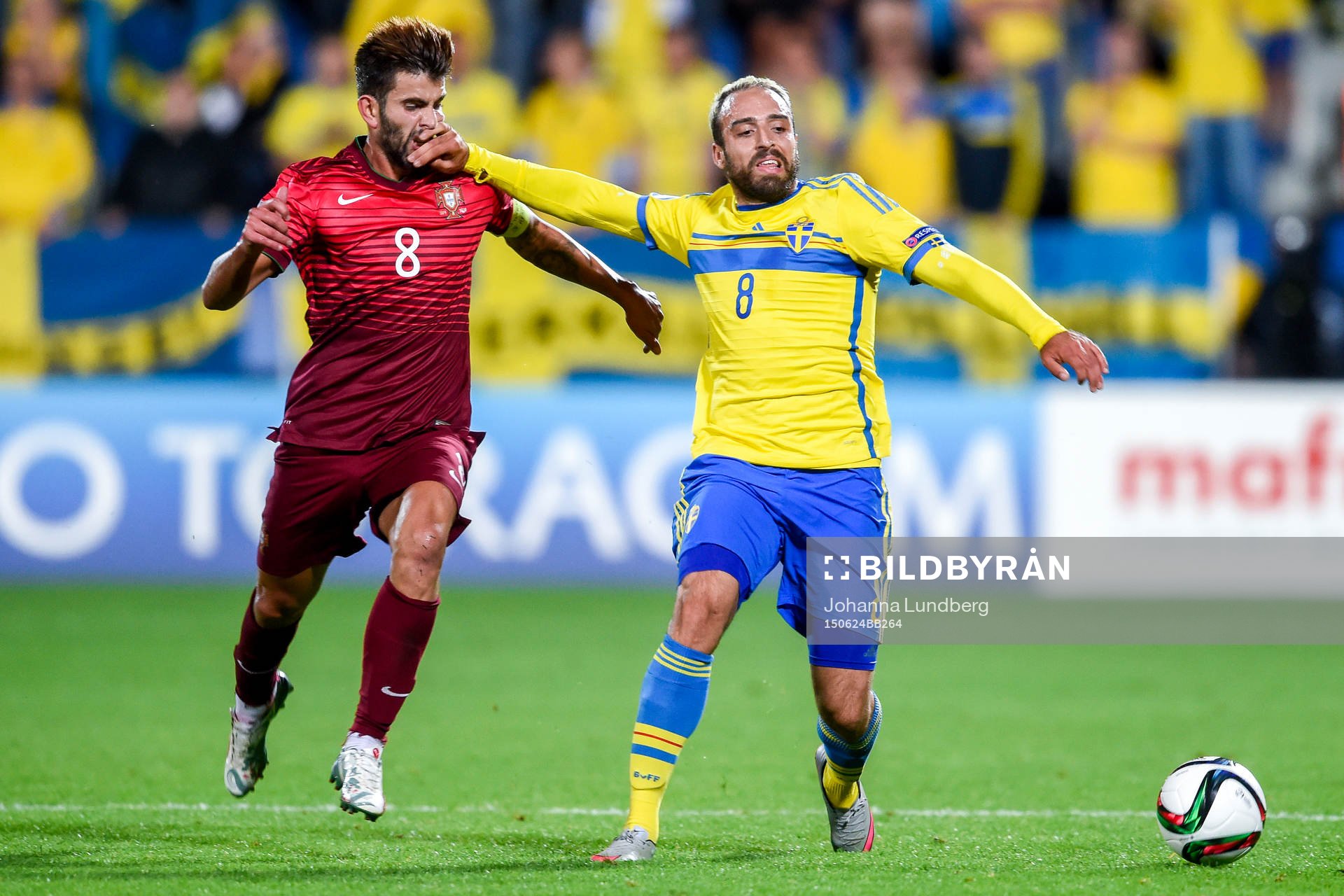 Portugals Sérgio Oliveira och Sveriges Abdullah Khalili