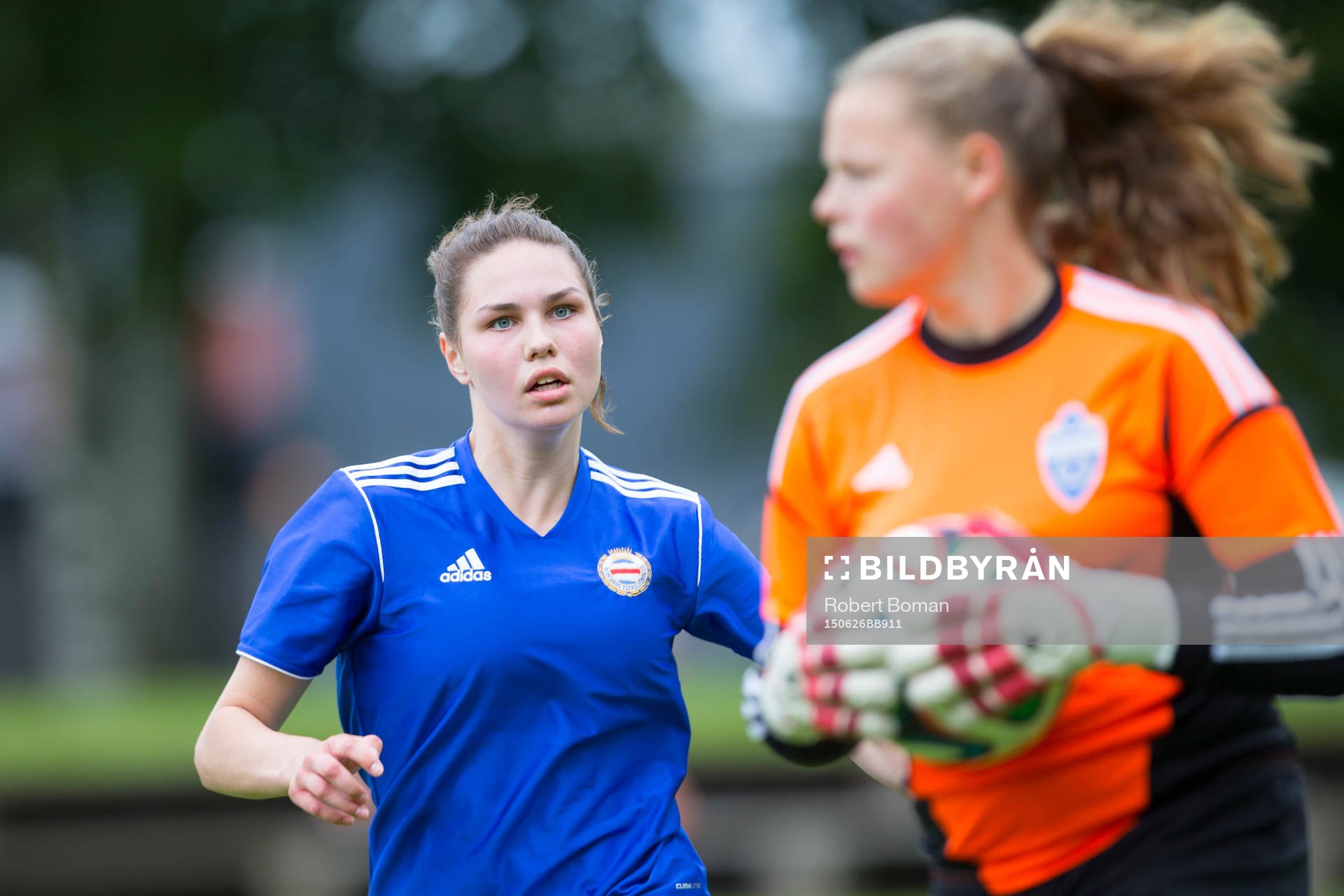 Medelpads Wilma Edman och örebros målvakt