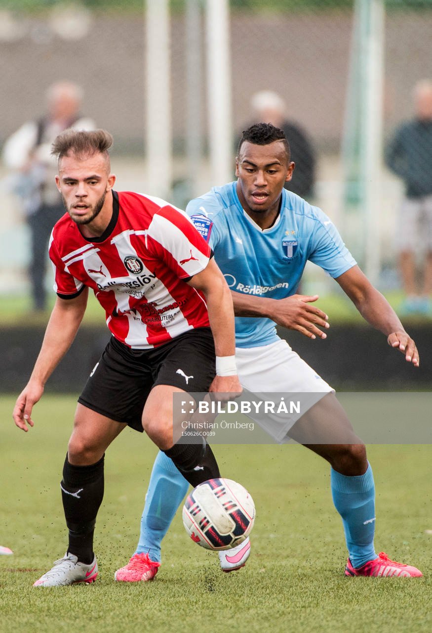 Höllvikens Besemir Faniq och Malmö FFs Luis Felipe