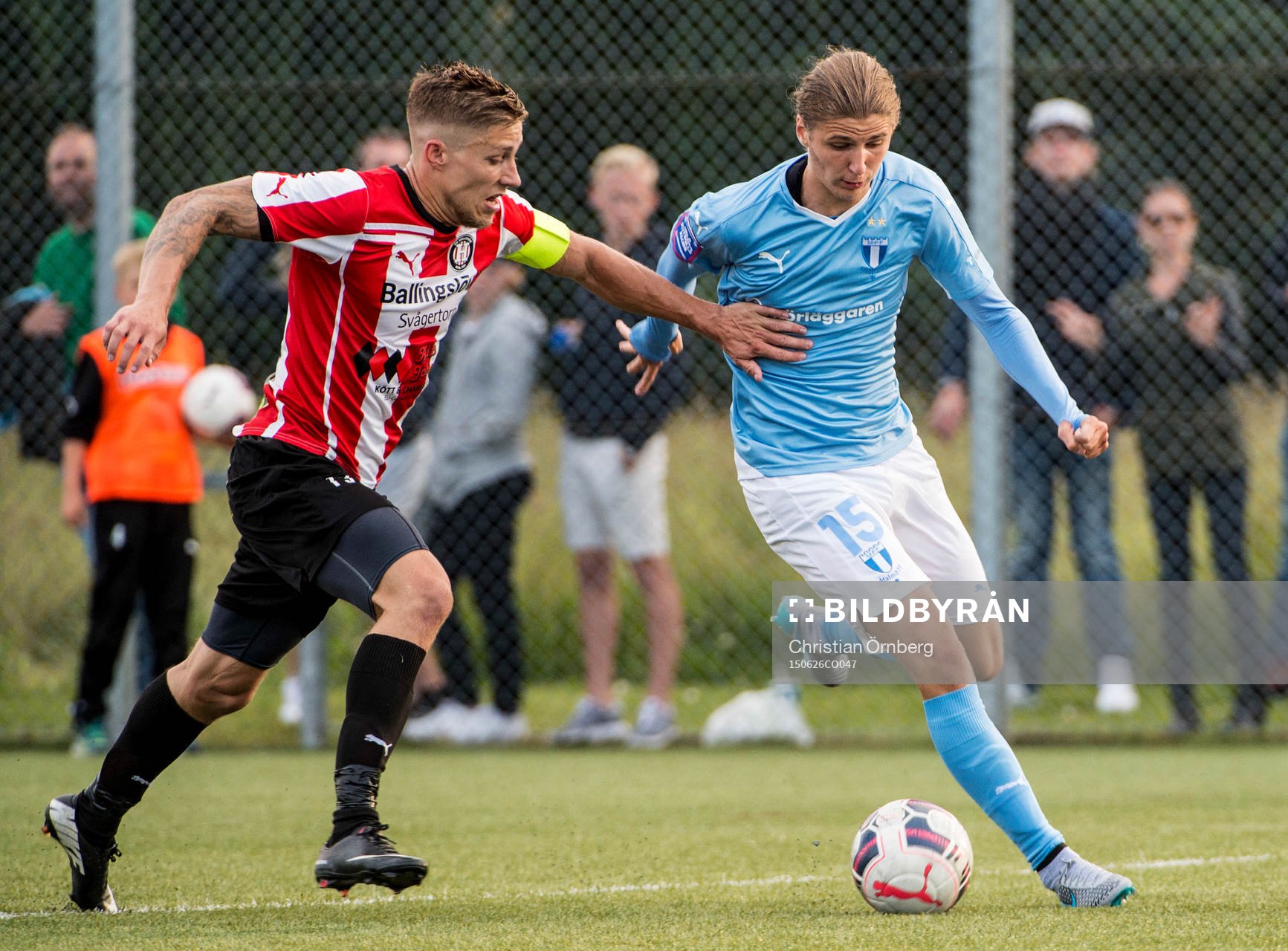 Malmö FFs Pawel Cibicki mot Höllvikens Anton Wiklund