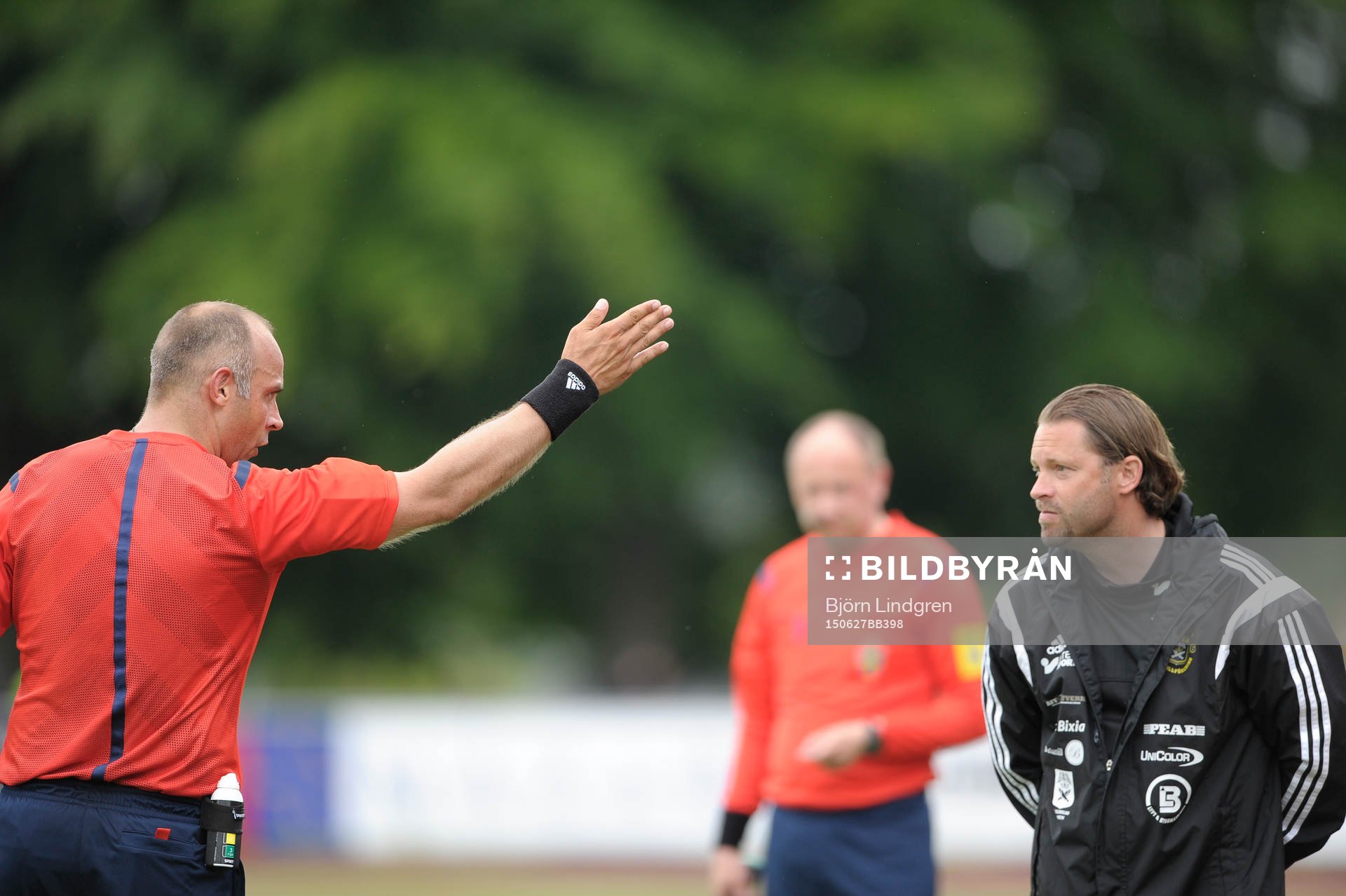 Ängelholms tränare Joakim Persson blev uppvisad till
