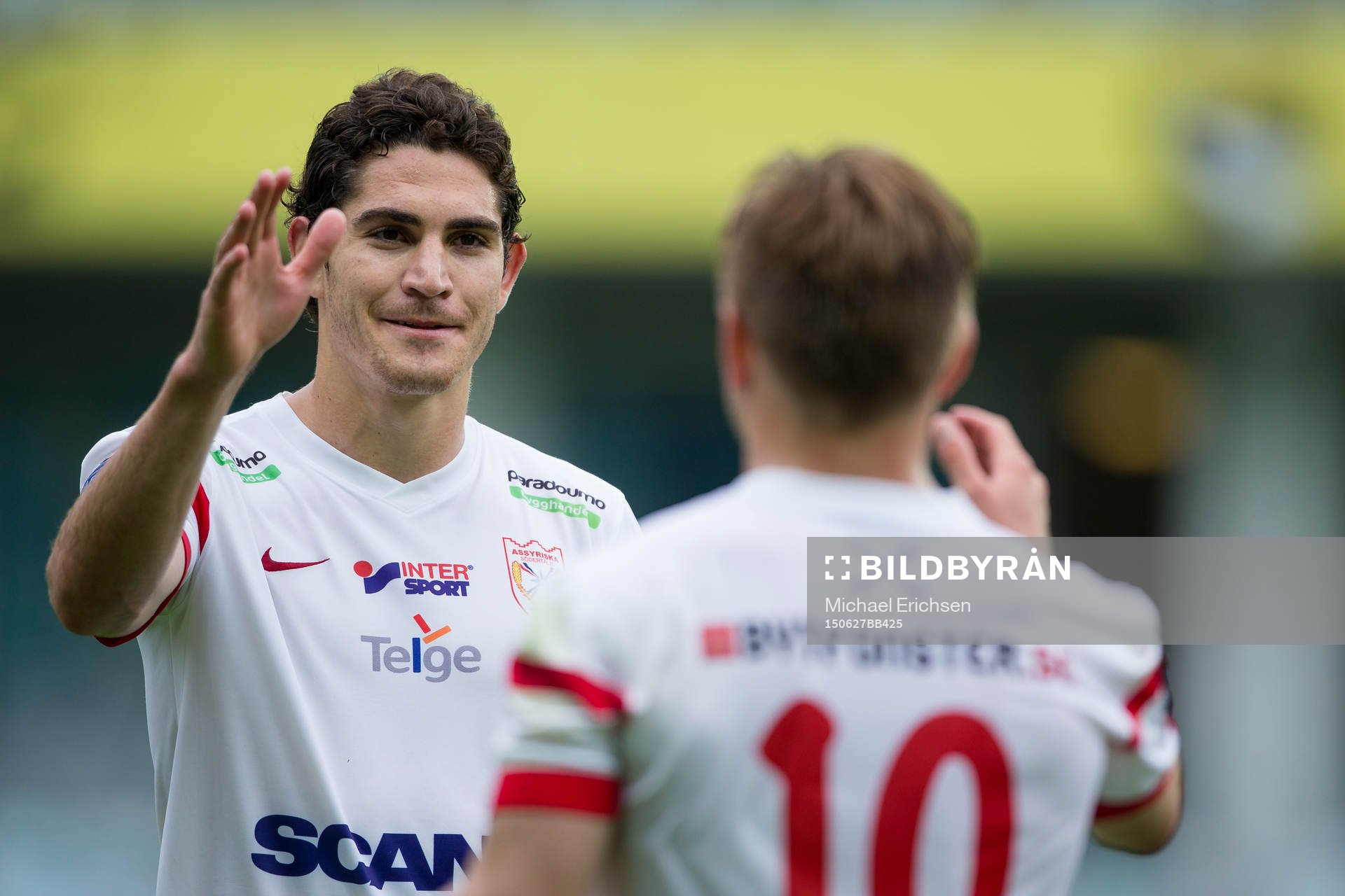 Assyriskas Gustavo Ezequiel Blanco Leschuk jublar ihop med