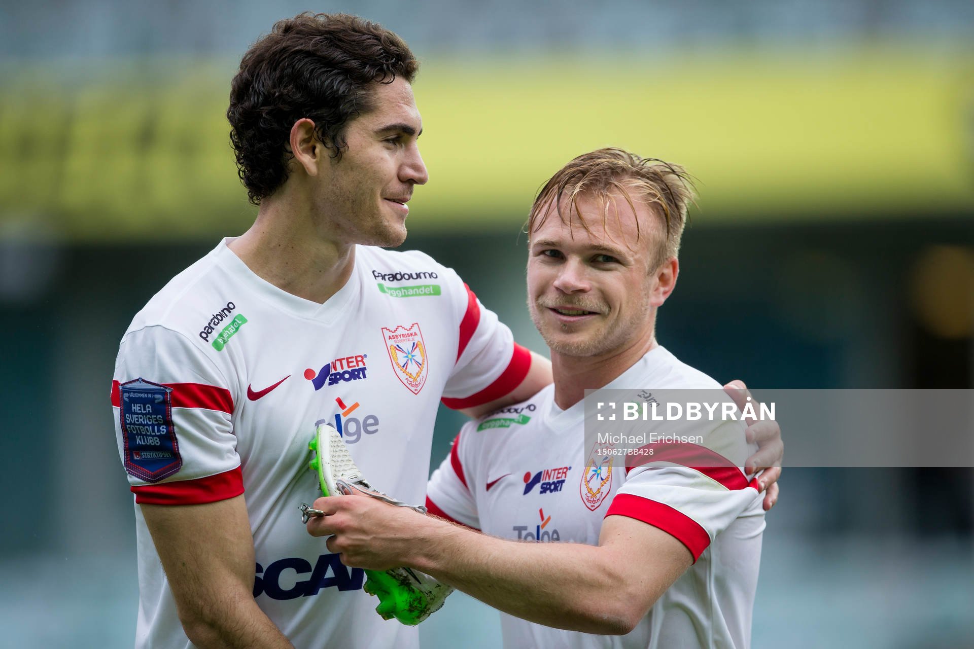 Assyriskas Gustavo Ezequiel Blanco Leschuk jublar ihop med Christoffer Brandeborn efter fotbollsmatchen i Superettan mellan GAIS och Assyriska den 27 juni 2015 i Göteborg.