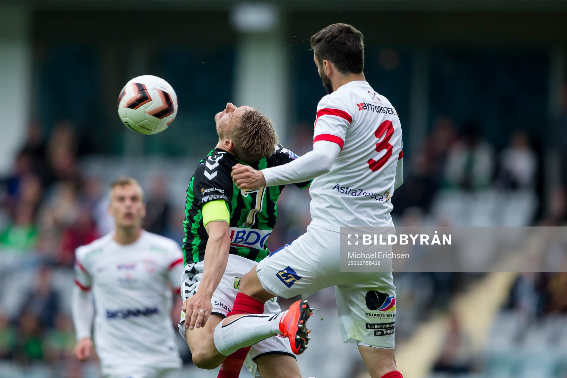 Assyriskas Christoffer Eriksson vinner en nickduell mot