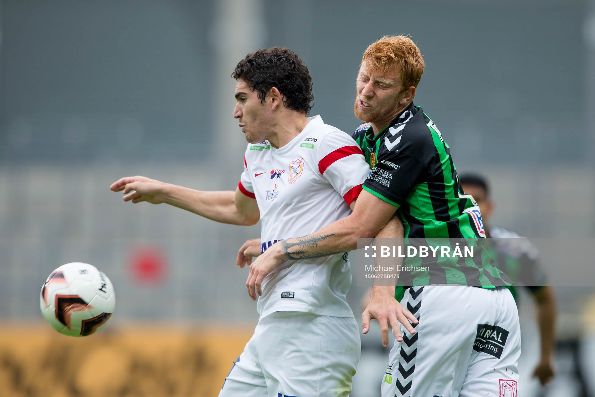 Assyriskas Gustavo Ezequiel Blanco Leschuk tar emot bollen