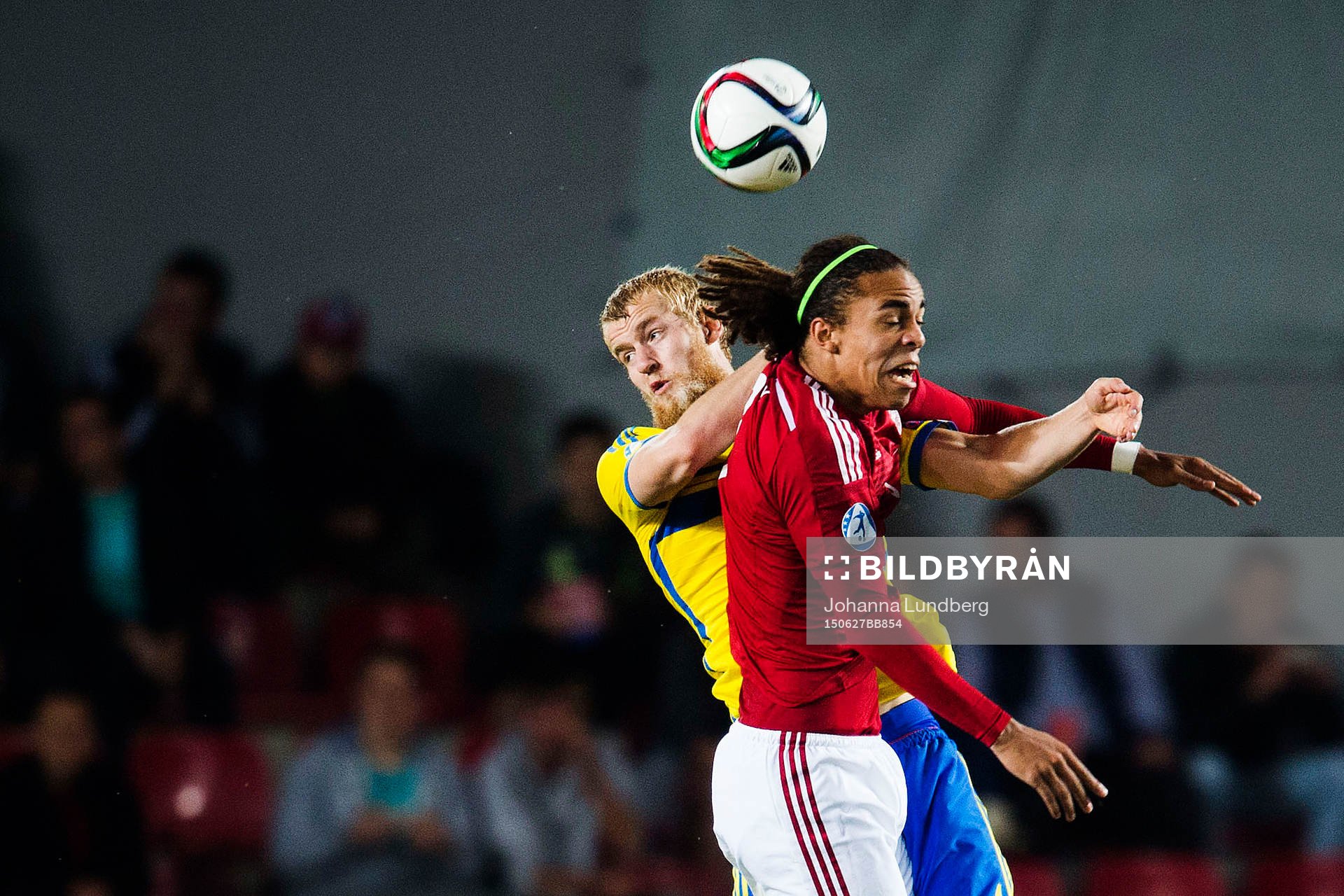 Sveriges Filip Helander och Danmarks Yussuf Poulsen