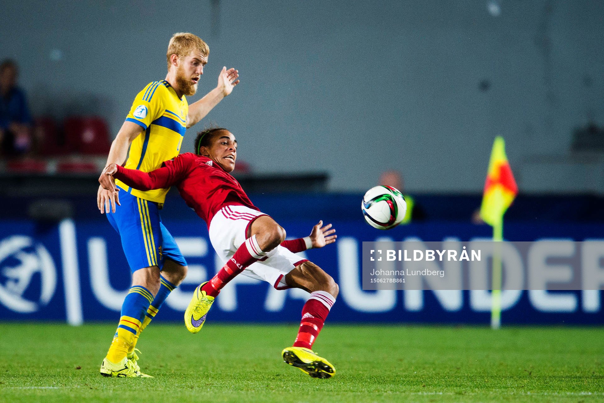 Sveriges Filip Helander och Danmarks Yussuf Poulsen