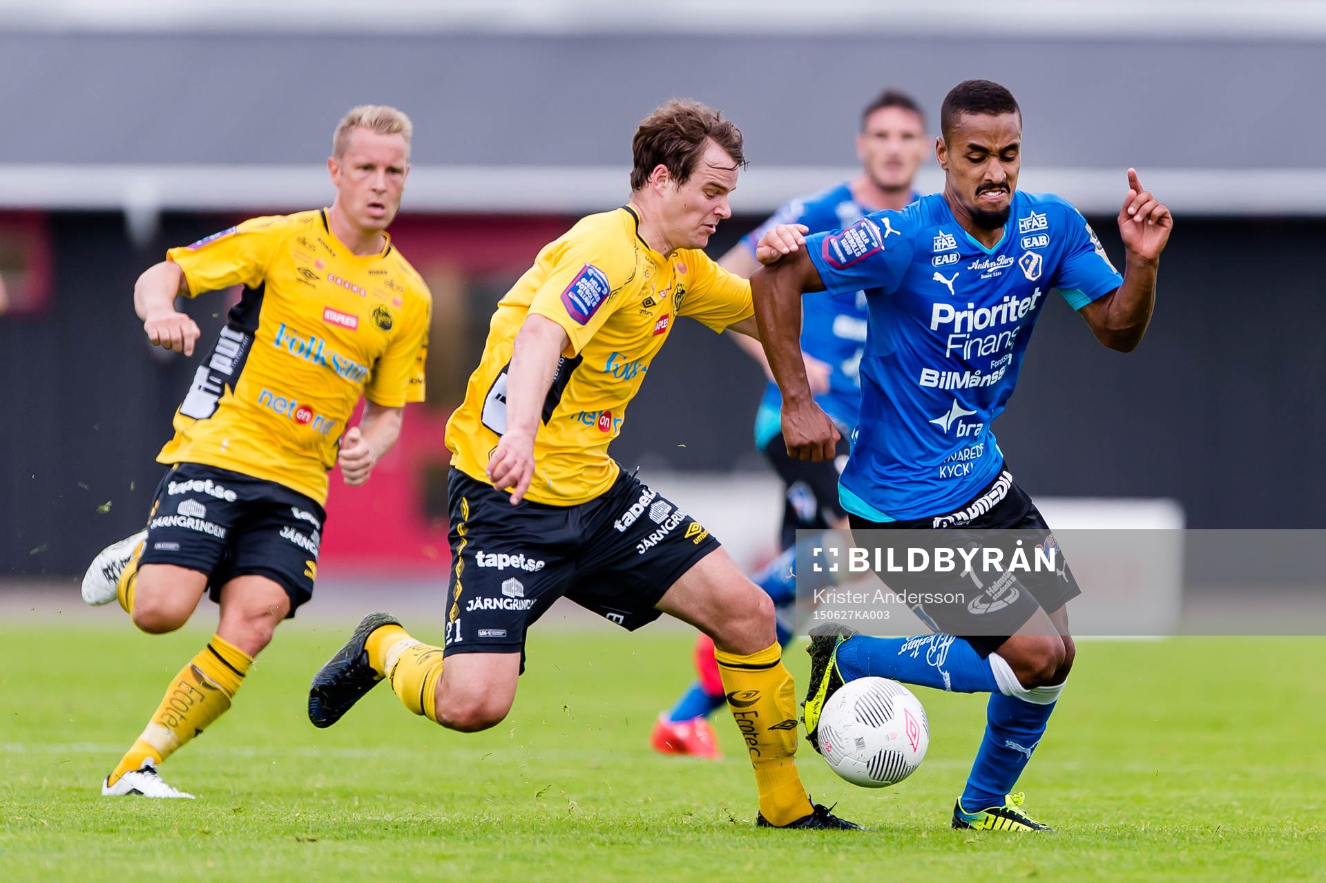 Elfsborgs Henning Hauger och Halmstads Junes Barny