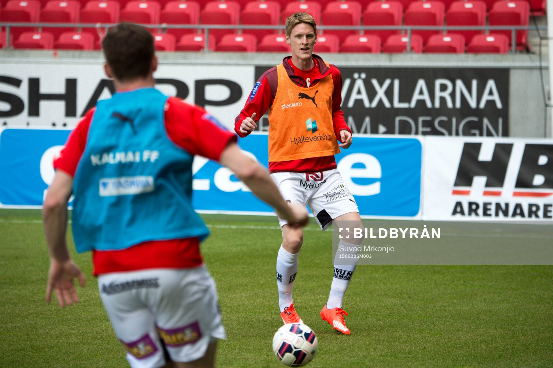 Kalmars Rasmus Elm värmer upp
