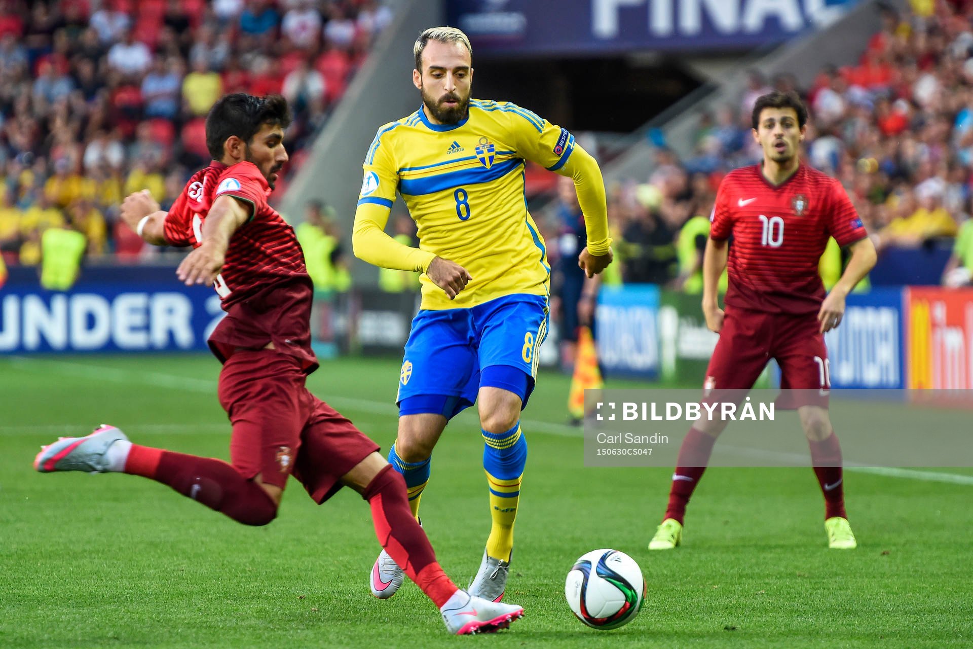 Portugals Ricardo Esgaio och Sveriges Abdullah Khalili