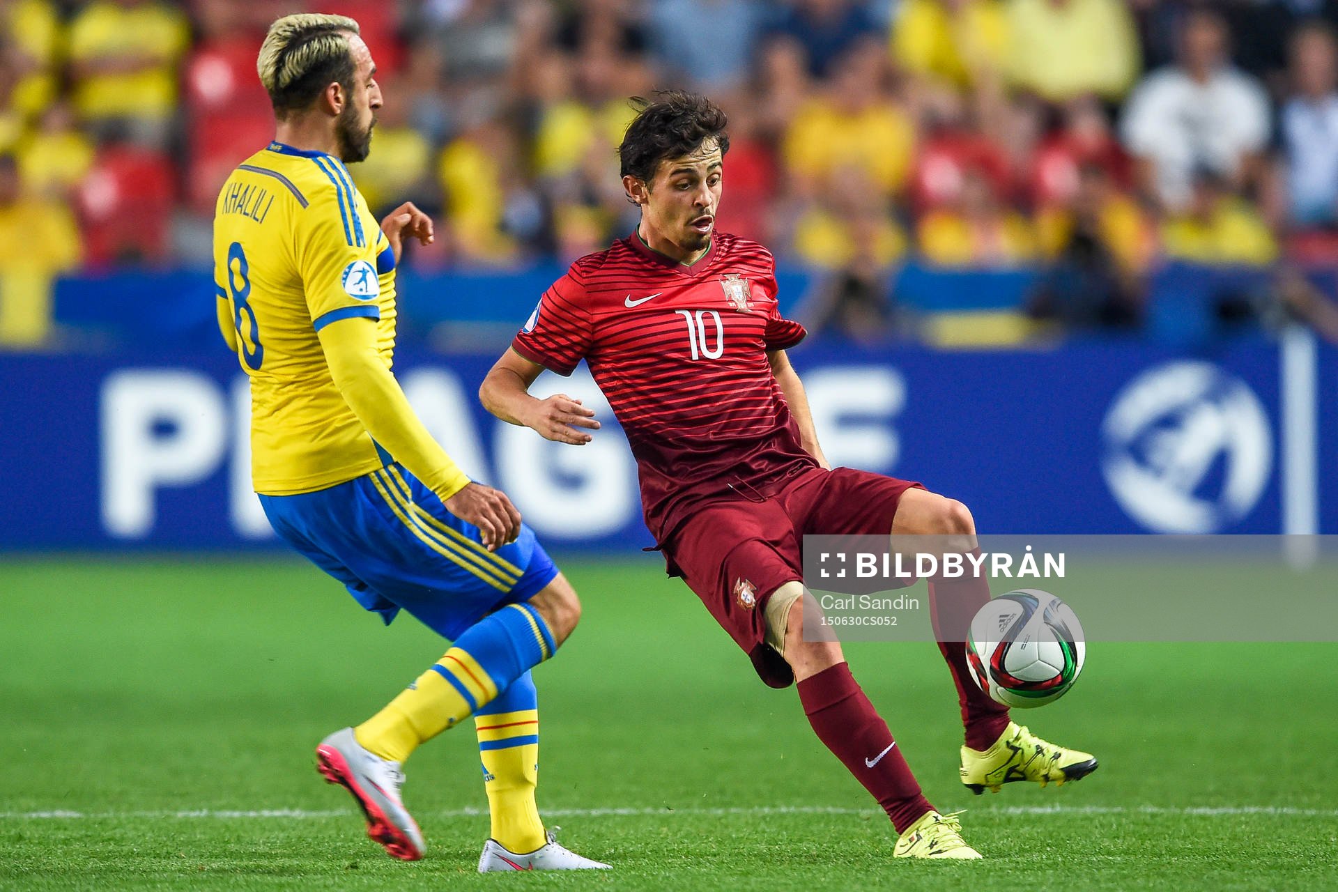 Sveriges Abdullah Khalili och Portugals Bernardo Silva