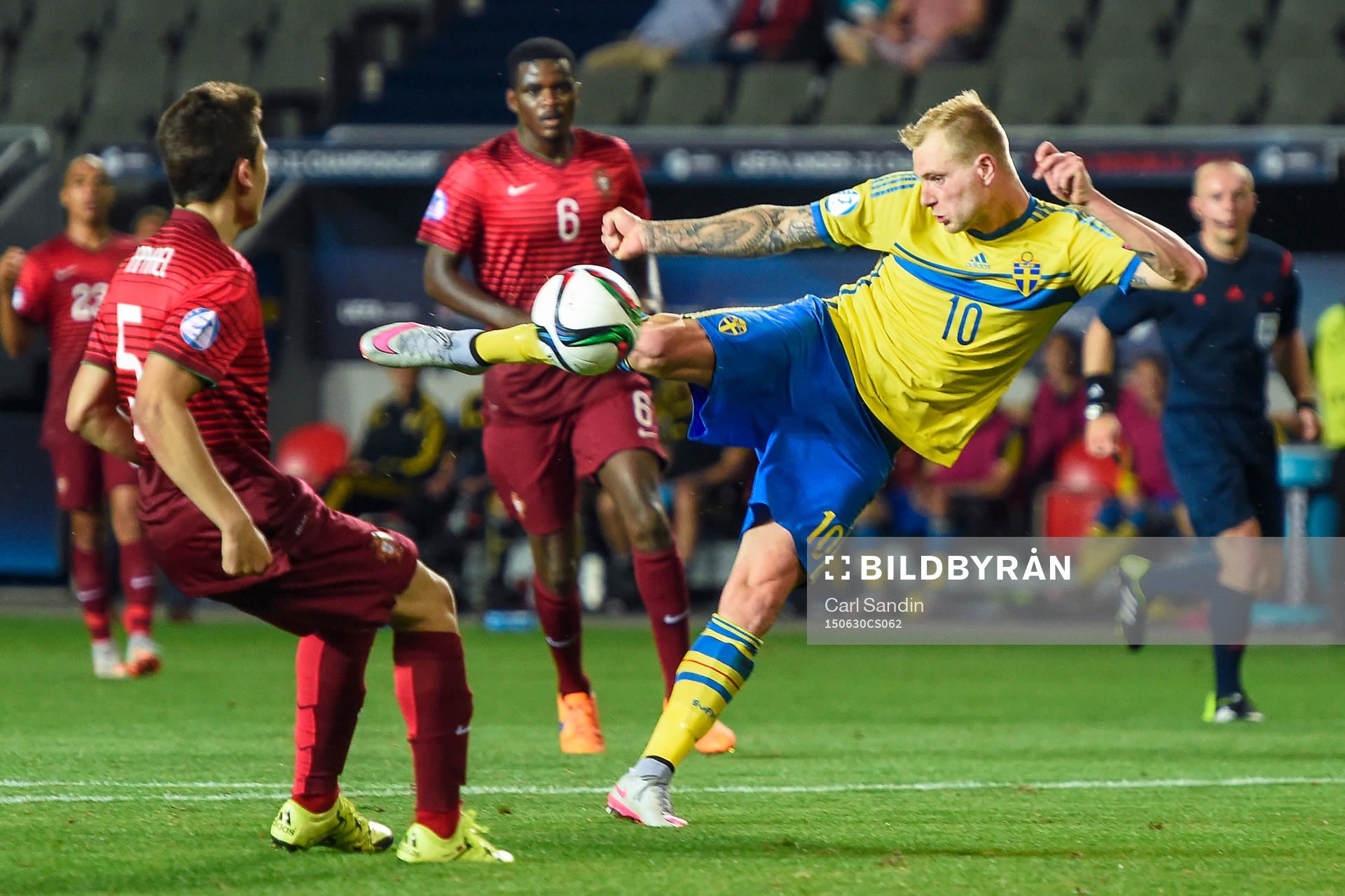 Sveriges John Guidetti med målchans