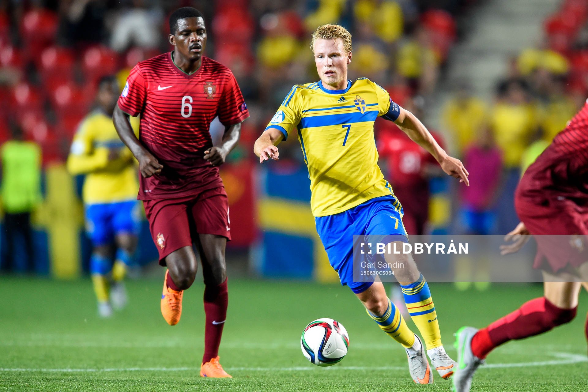 Portugals William Carvalho och Sveriges Oscar Hiljemark