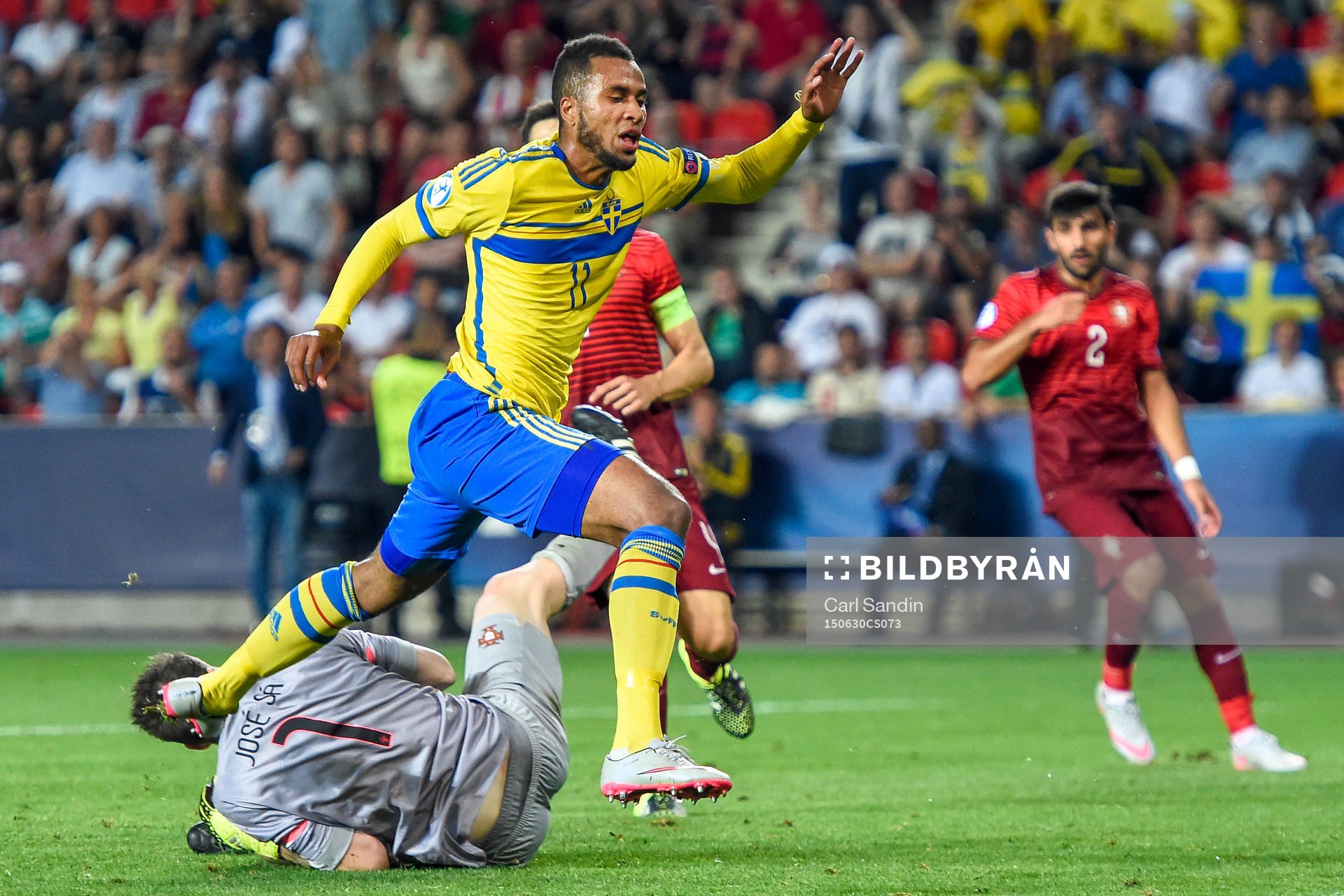 Sveriges Isaac Kiese Thelin missar målchans