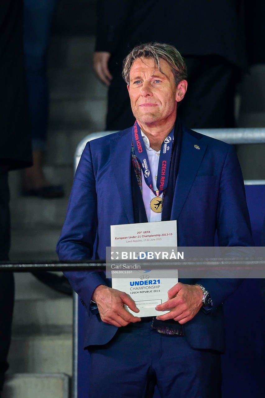 Sveriges förbundskapten Håkan Ericson med medalj