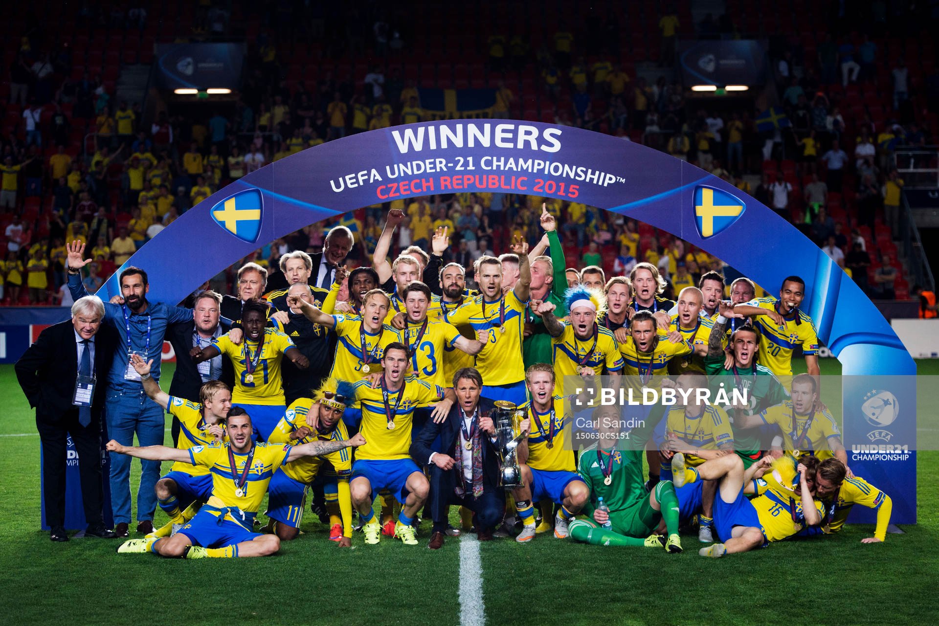 Det svenska laget jublar