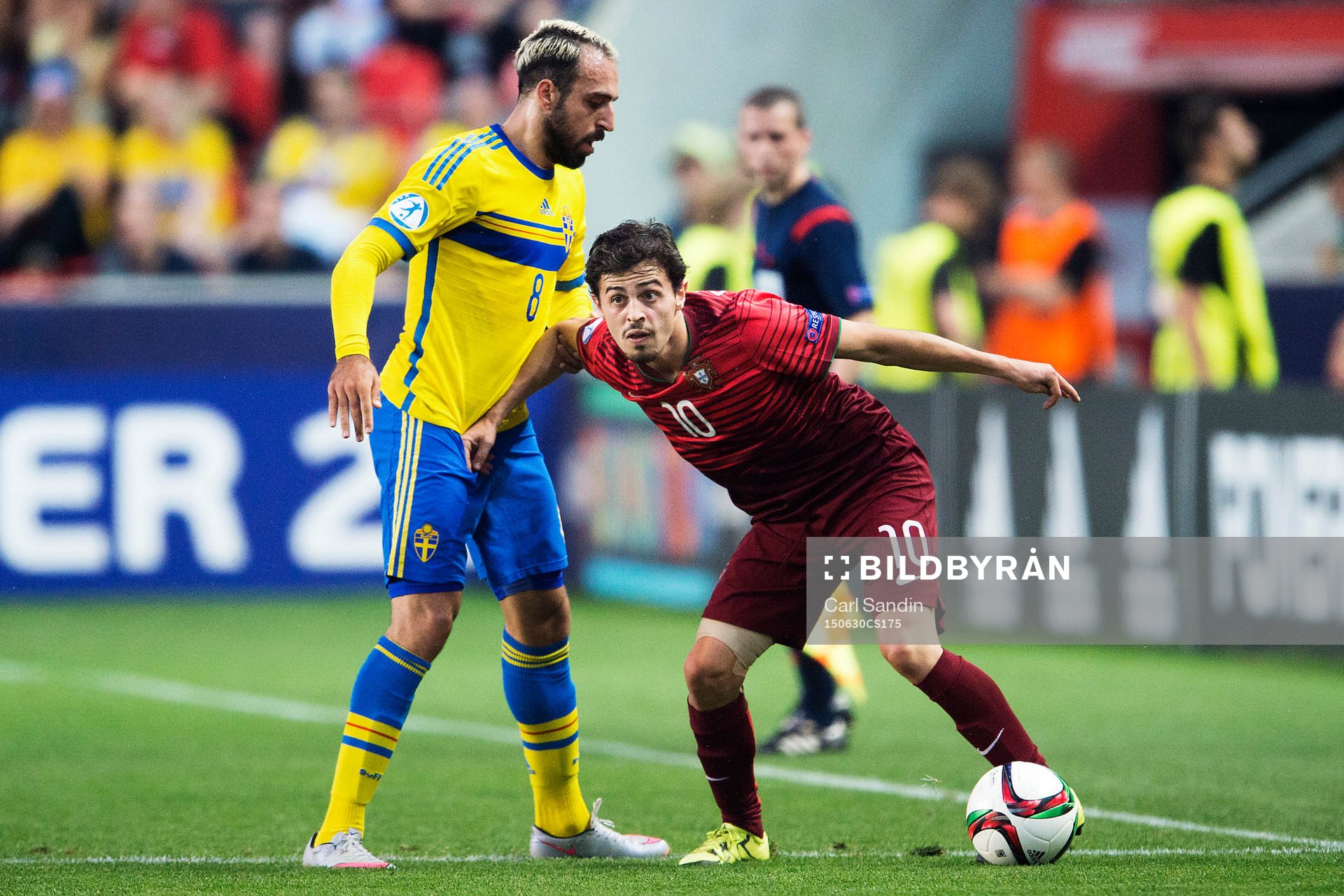 Sveriges Abdullah Khalili och Portugals Bernardo Silva