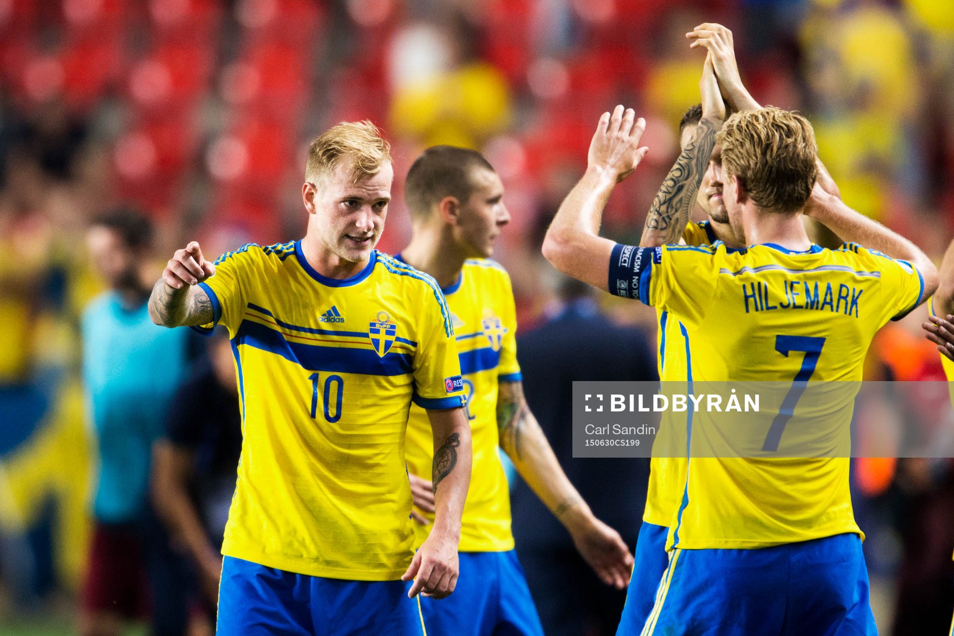 Sveriges John Guidetti gestikulerar under fotbollsmatchen i U21-EM mellan Sverige och Portugal den 30 juni 2015 i Prag.