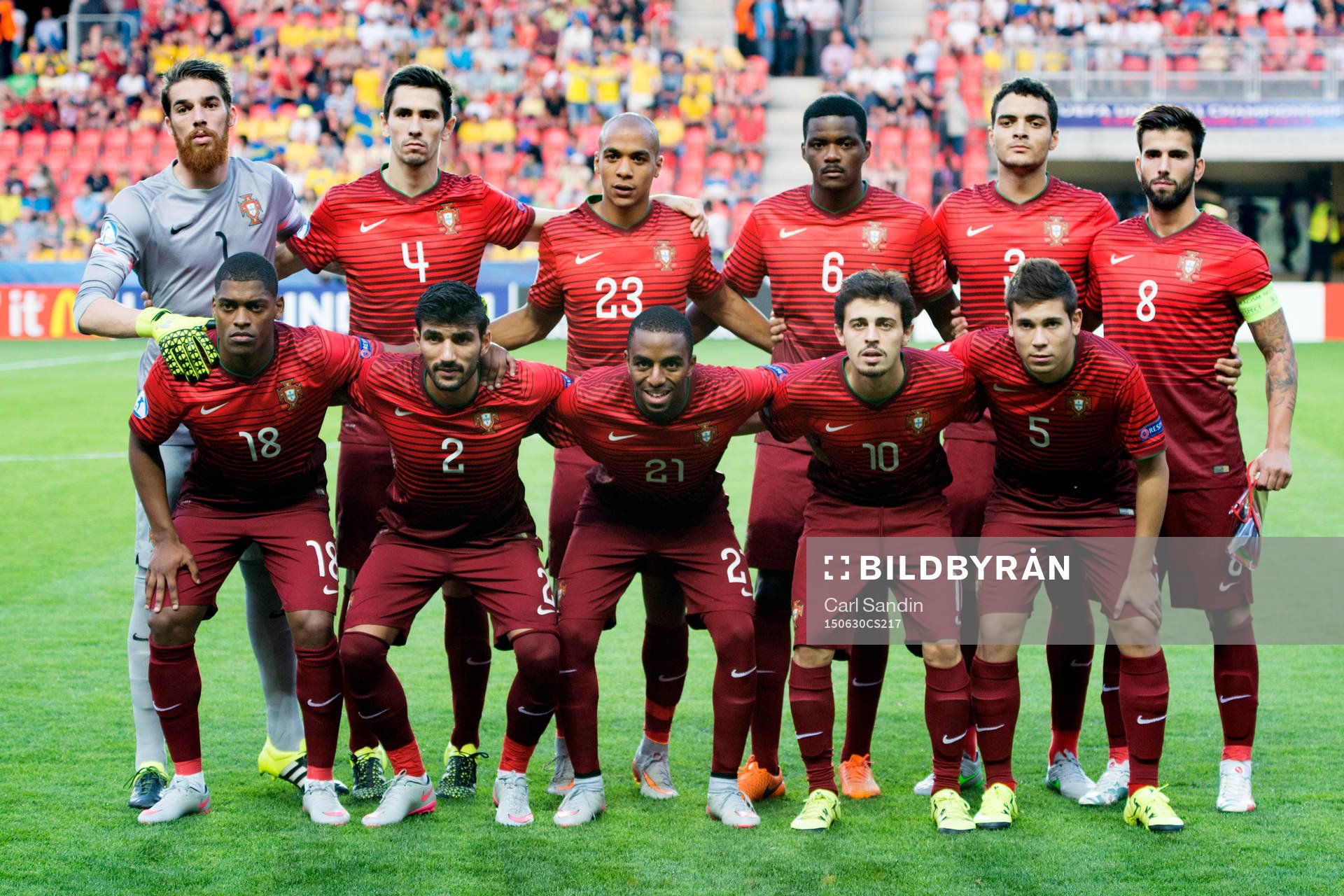 Portugals startelva inför fotbollsmatchen i U21-EM mellan Sverige och Portugal den 30 juni 2015 i Prag. Bakre raden fr.v. målvakt José Sá, Paulo Oliveira, Joao Mario, William Carvalho, Tiago Ilori, Sérgio Oliveira. Främre raden fr.v. Ivan Cavaleiro, Ricardo Esgaio, Ricardo, Bernardo Silva, Raphael Guerreiro.