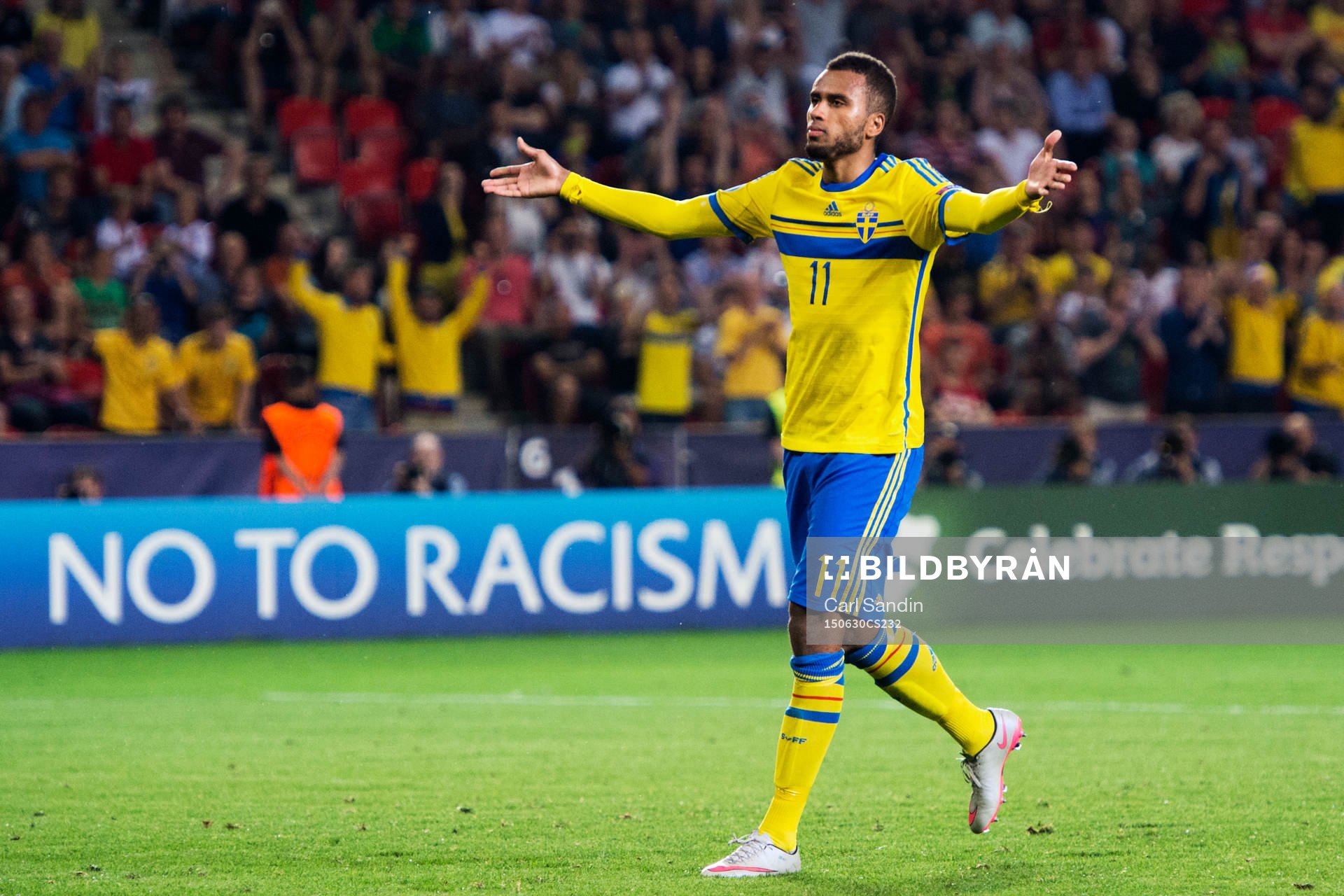 Sveriges Isaac Kiese Thelin jublar