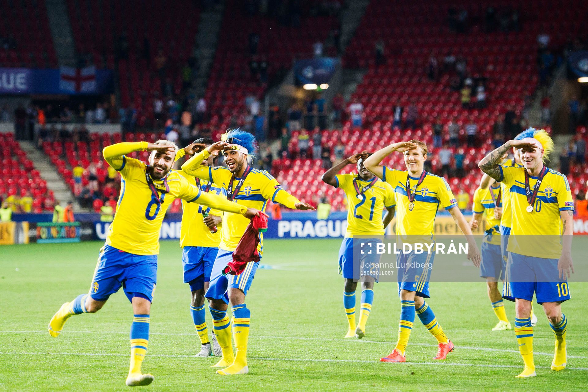 Sveriges Abdullah Khalili, Isaac Kiese Thelin, Ludwig Augustinsson och John Guidetti jublar under fotbollsmatchen i U21-EM mellan Sverige och Portugal den 30 juni 2015 i Prag.