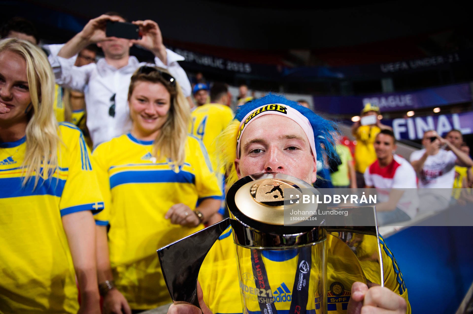 Sveriges John Guidetti kysser pokalen