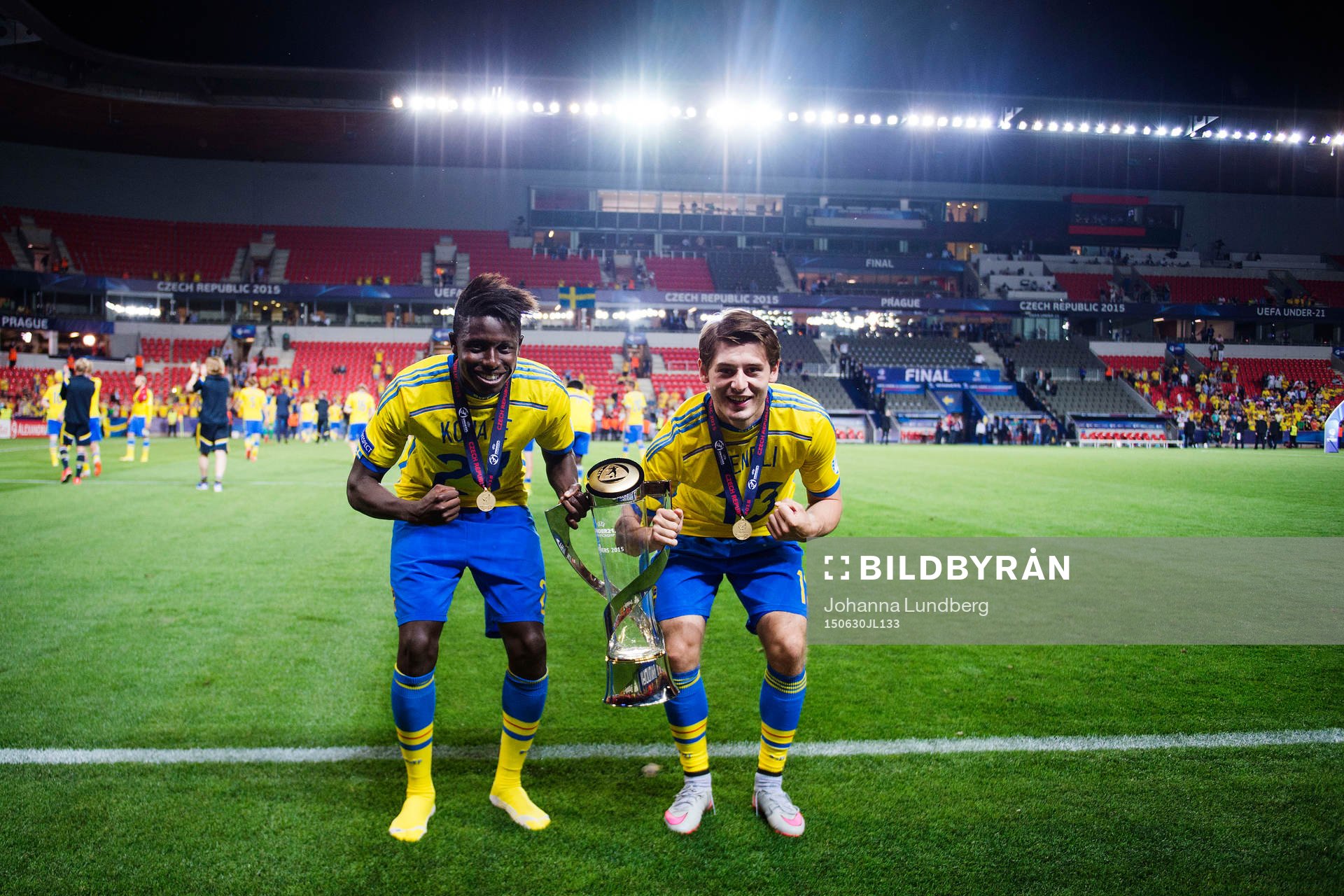 Sveriges Pa Konate och Arber Zeneli jublar