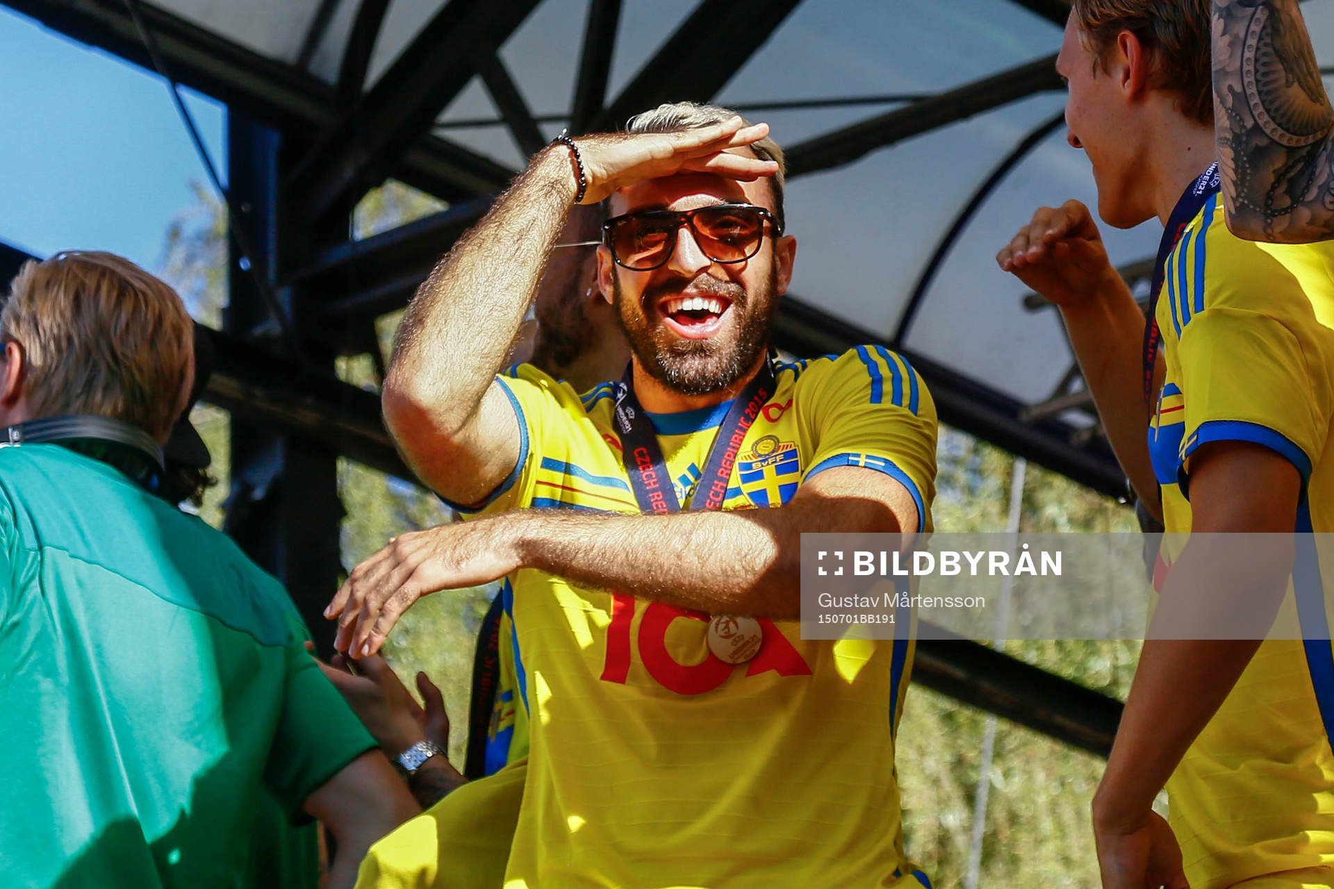 Sveriges Abdullah Khalili firar när Sveriges U21-landslag