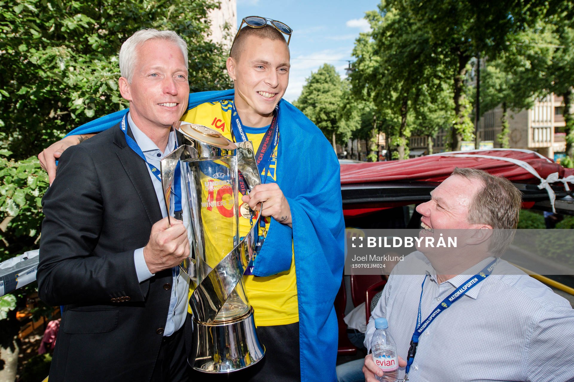 Sveriges Victor Nilsson Lindelöf (mitten) och
