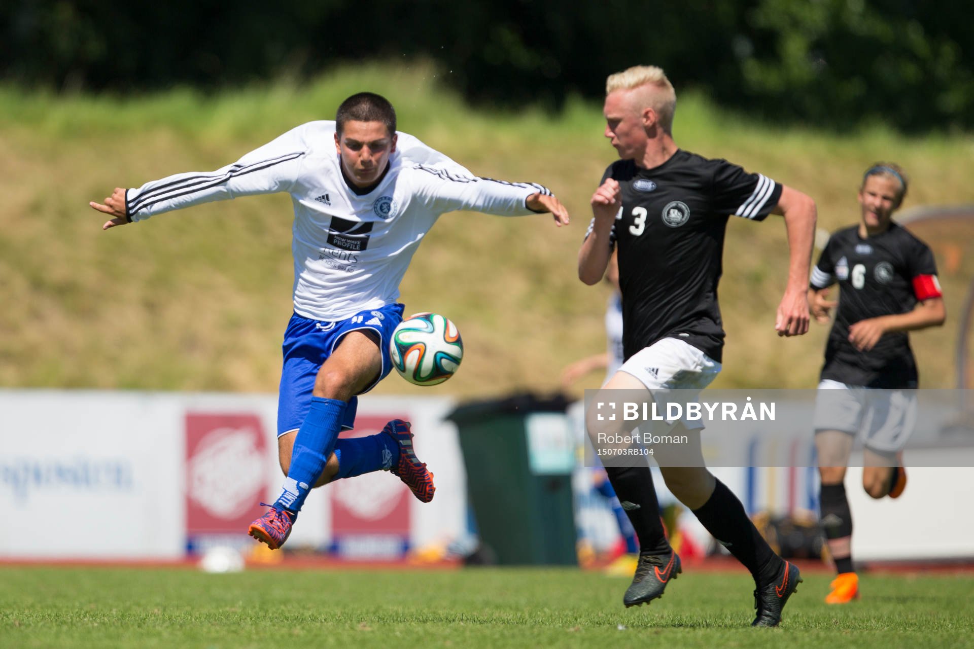 Hallands Edi Sylisufaj och Södermanlands under Svenska fotbollsförbundets elitläger i Halmstad den 3 Juli 2015 i Halmstad.
