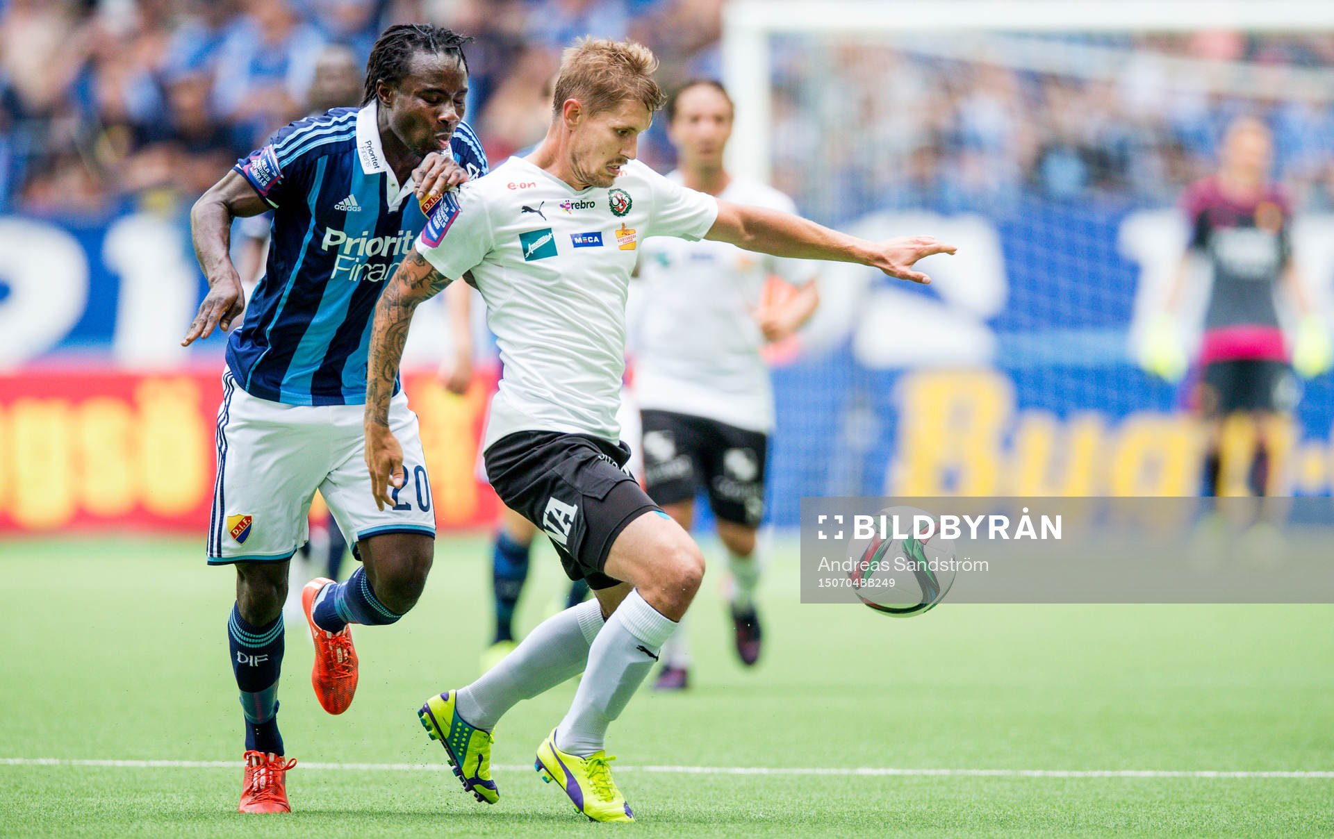 Djurgårdens Sam Johnson och Örebros Daniel Björnqvist i