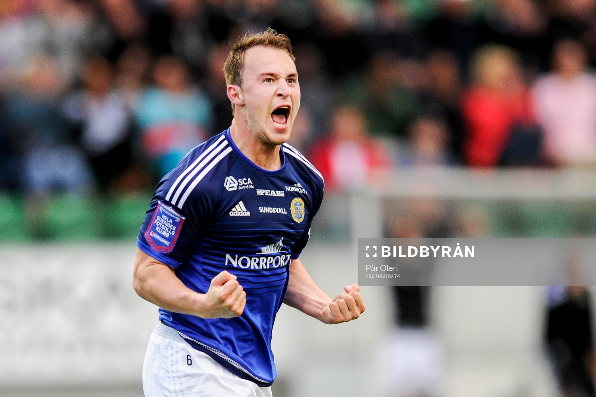 Sundsvalls Rúnar Már Sigurjónsson jublar efter 2-2 målet under fotbollsmatchen i Allsvenskan mellan GIF Sundsvall och IFK Göteborg den 5 Juli 2015 i Sundsvall.