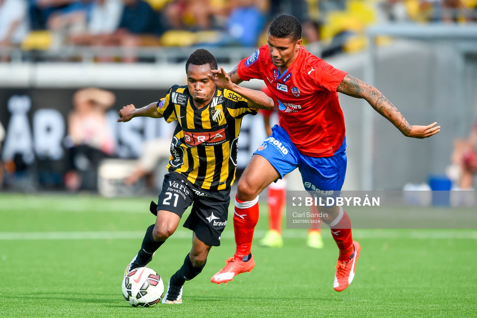 Häckens Nasiru Mohammed och Helsingborgs Jere Uronen