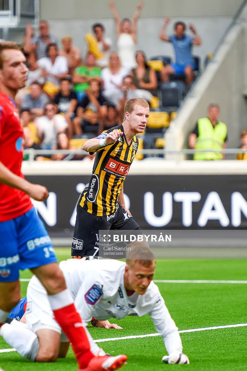 Häckens Simon Gustafson kvitterar till 1-1